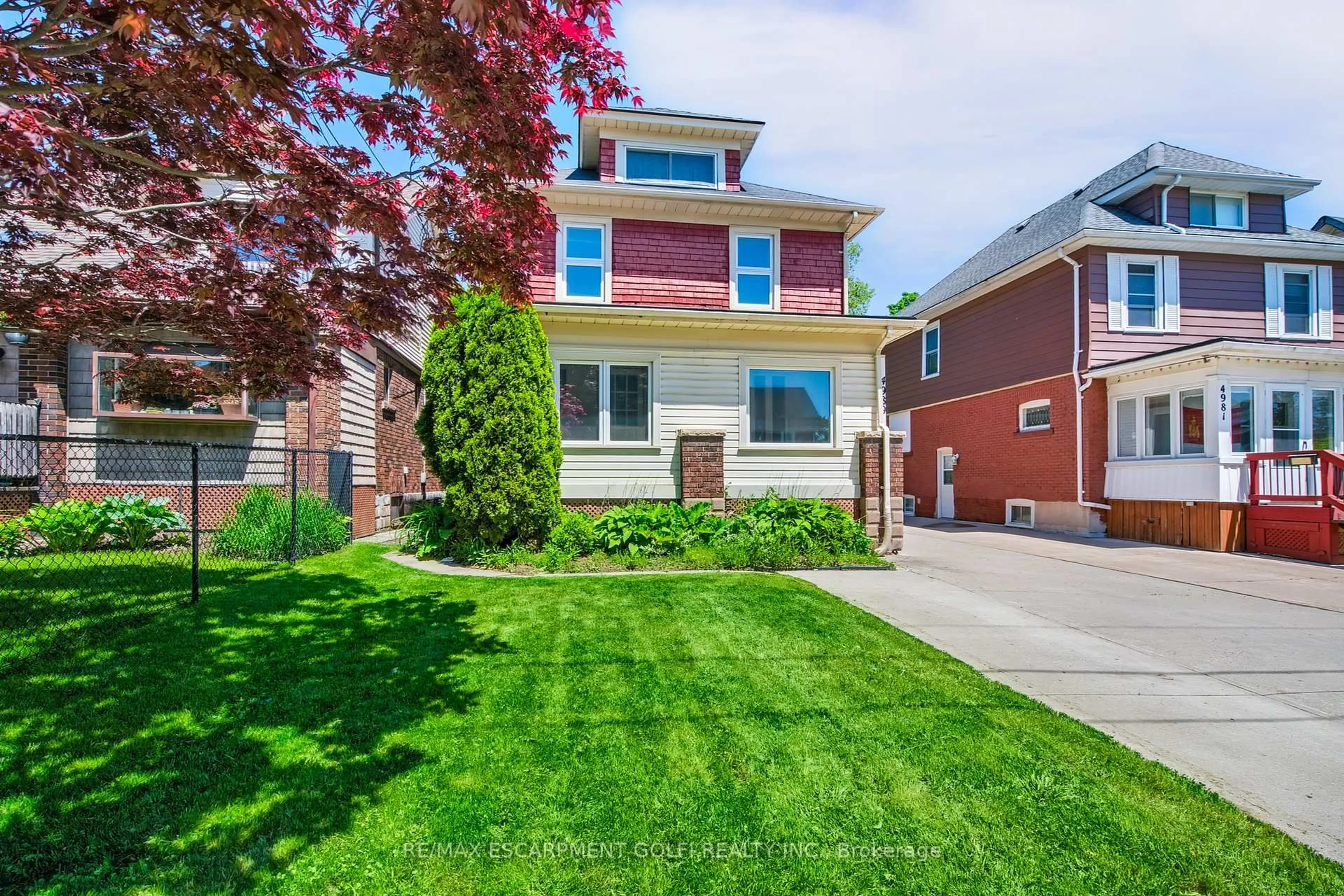 Home with brick exterior material, street for 4989 Willmott St, Niagara Falls Ontario L2R 1Z9