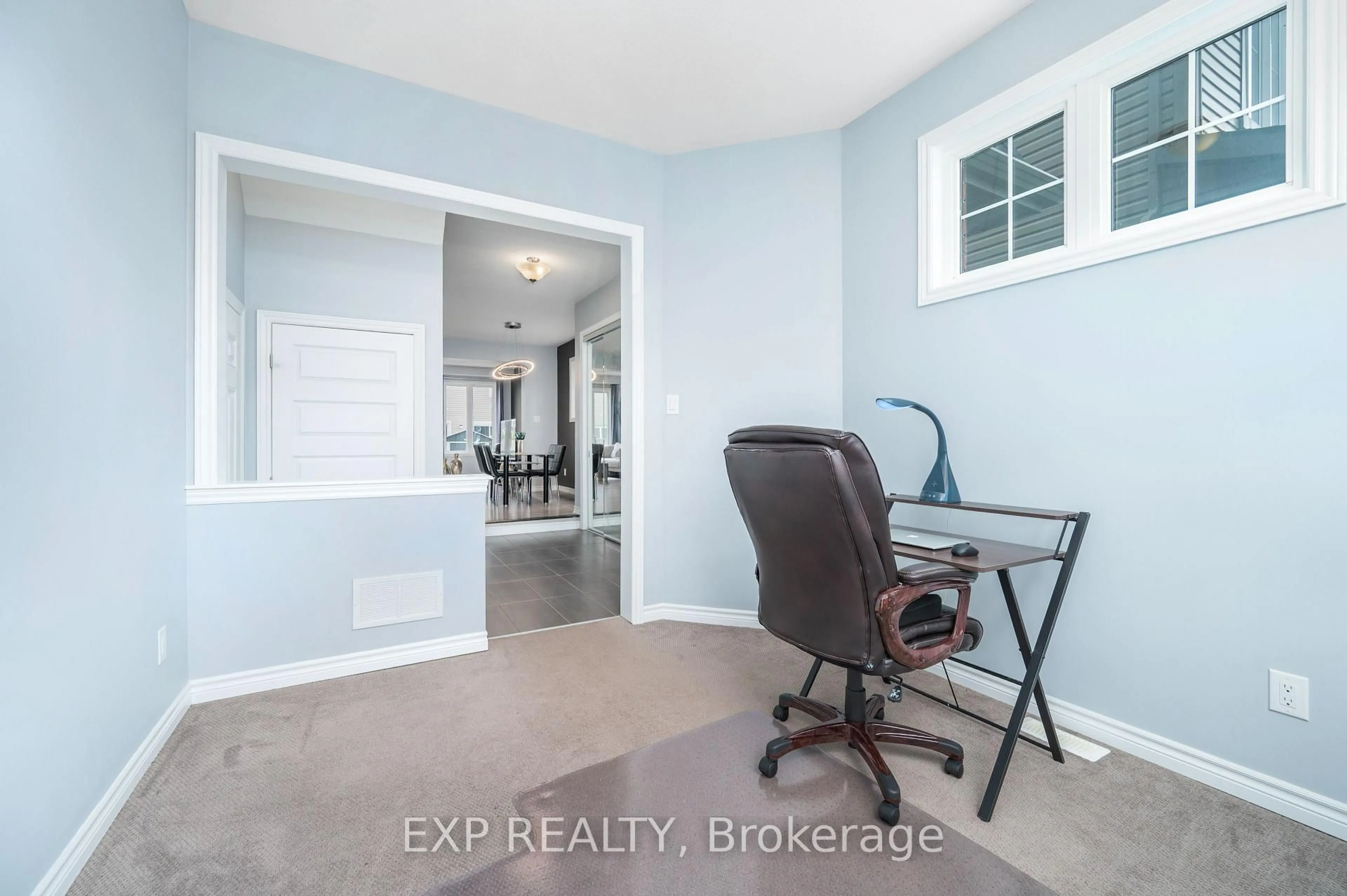 A pic of a room for 125 Sweetvalley Dr, Ottawa Ontario K4A 1A4