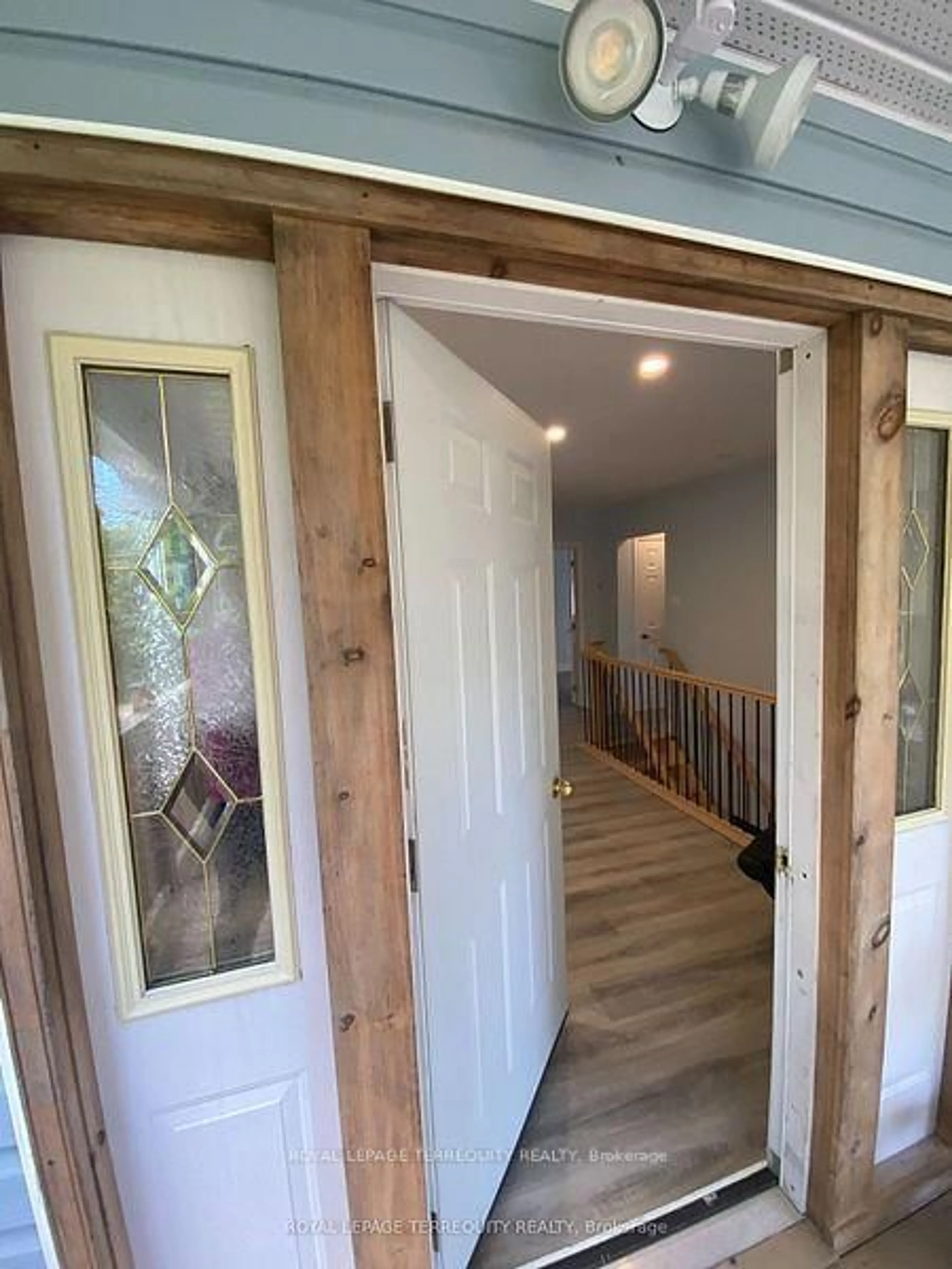 Indoor entryway for 185 PINE Lane, Trent Hills Ontario K0K 2M0