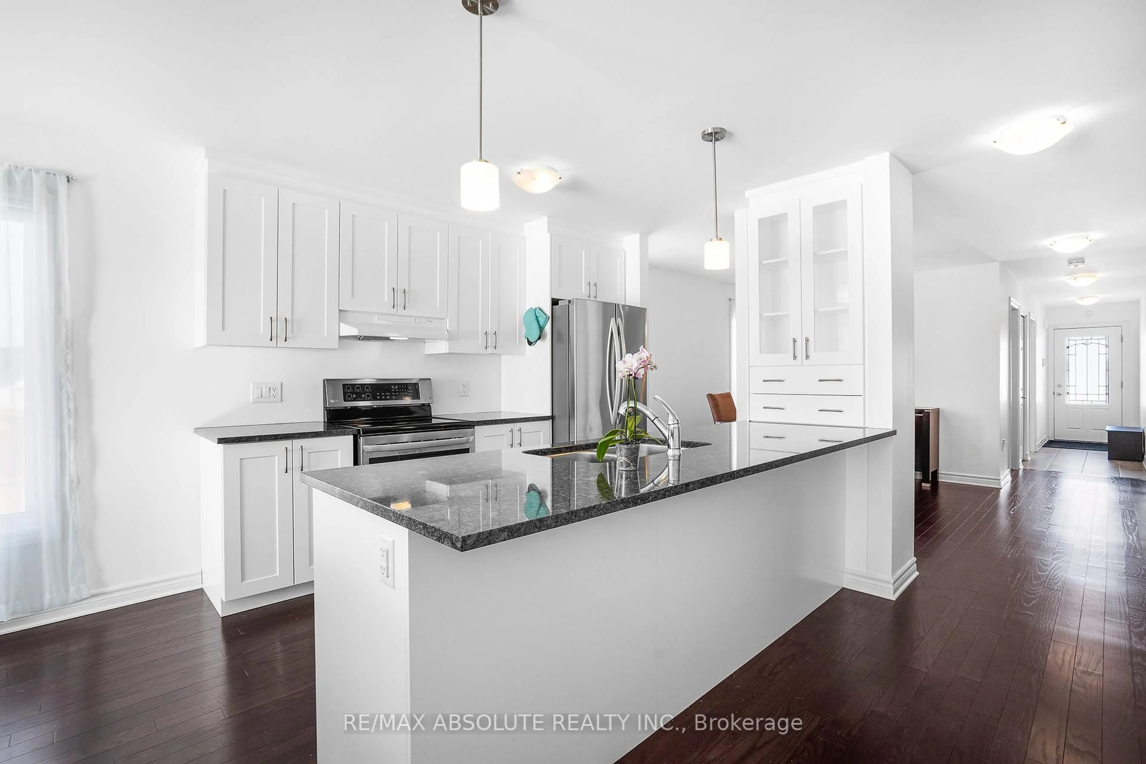 Open concept kitchen, unknown for 625 Robert St, Clarence-Rockland Ontario K4K 0J8