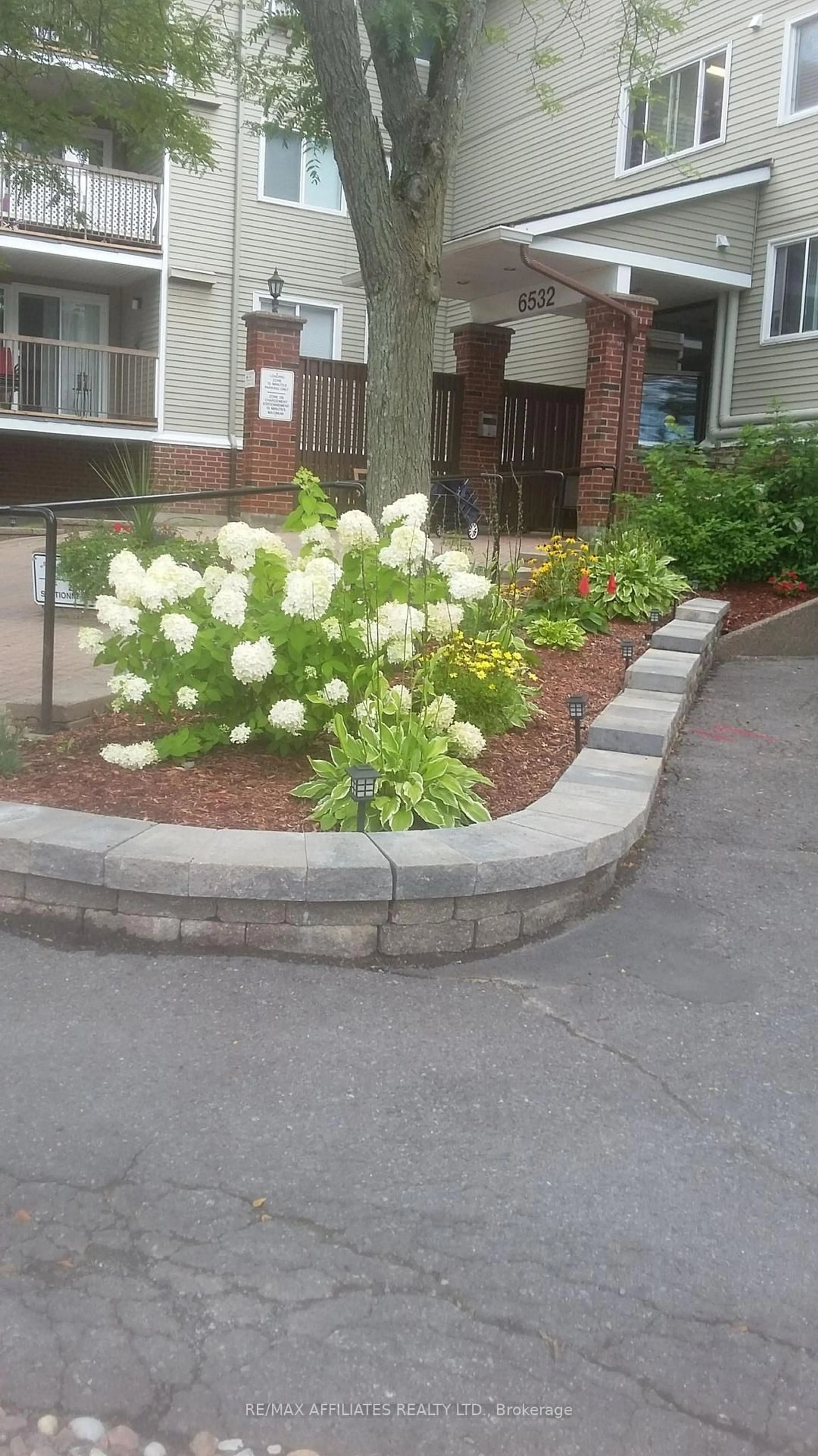 Patio, street for 6532 Bilberry Dr #307, Ottawa Ontario K1C 4N9