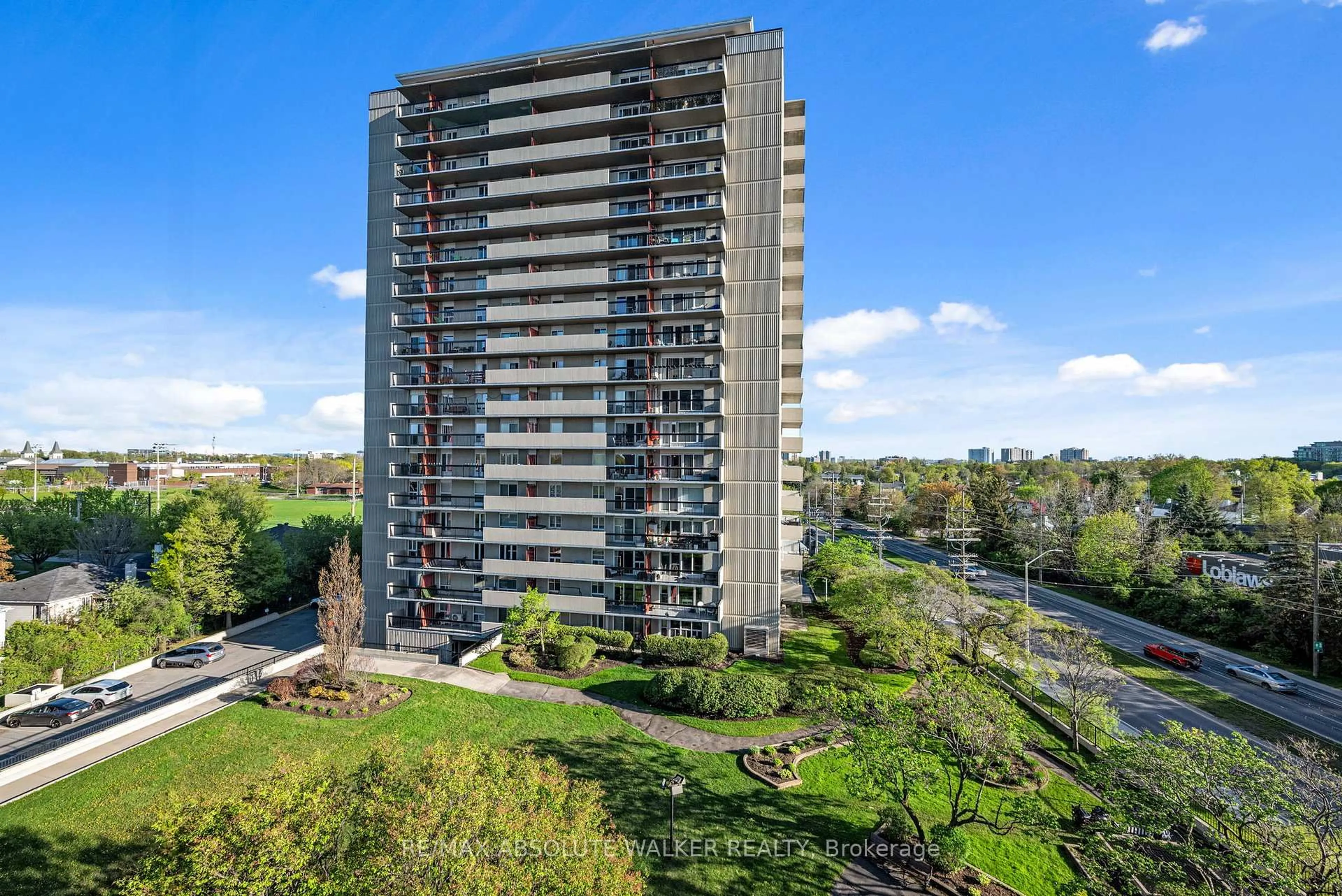 A pic from outside/outdoor area/front of a property/back of a property/a pic from drone, city buildings view from balcony for 158C McArthur Ave #1606, Ottawa Ontario K1L 8E7