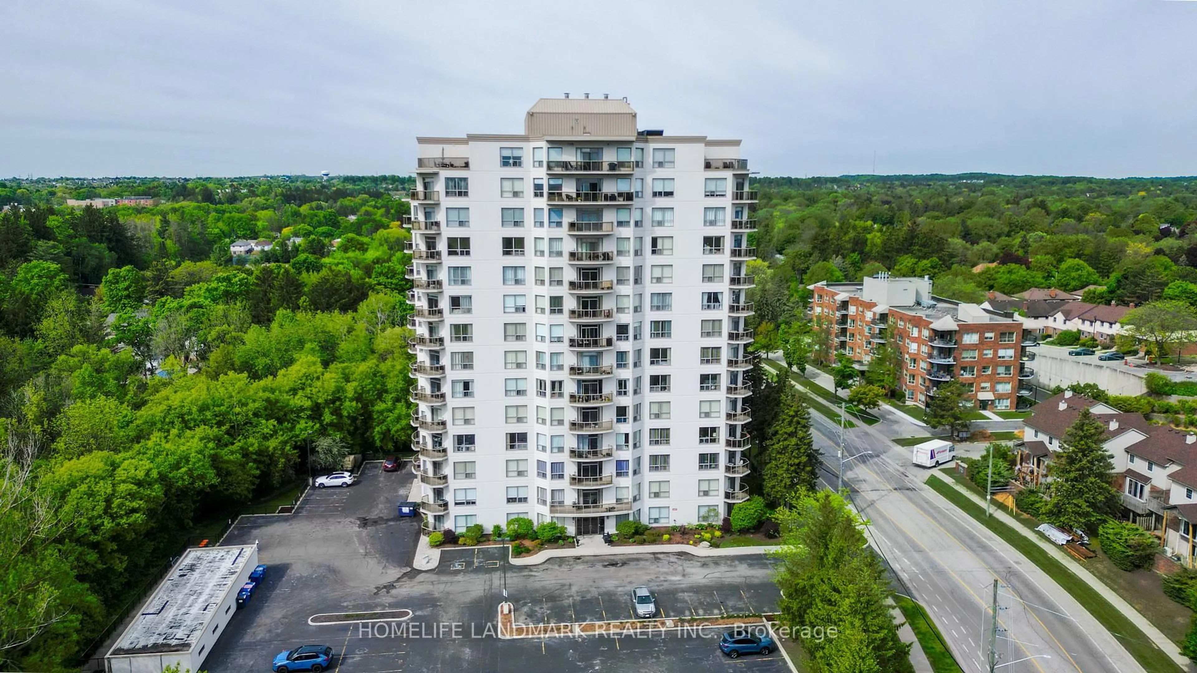 A pic from outside/outdoor area/front of a property/back of a property/a pic from drone, building for 255 Keats Way #608, Waterloo Ontario N2L 6N6