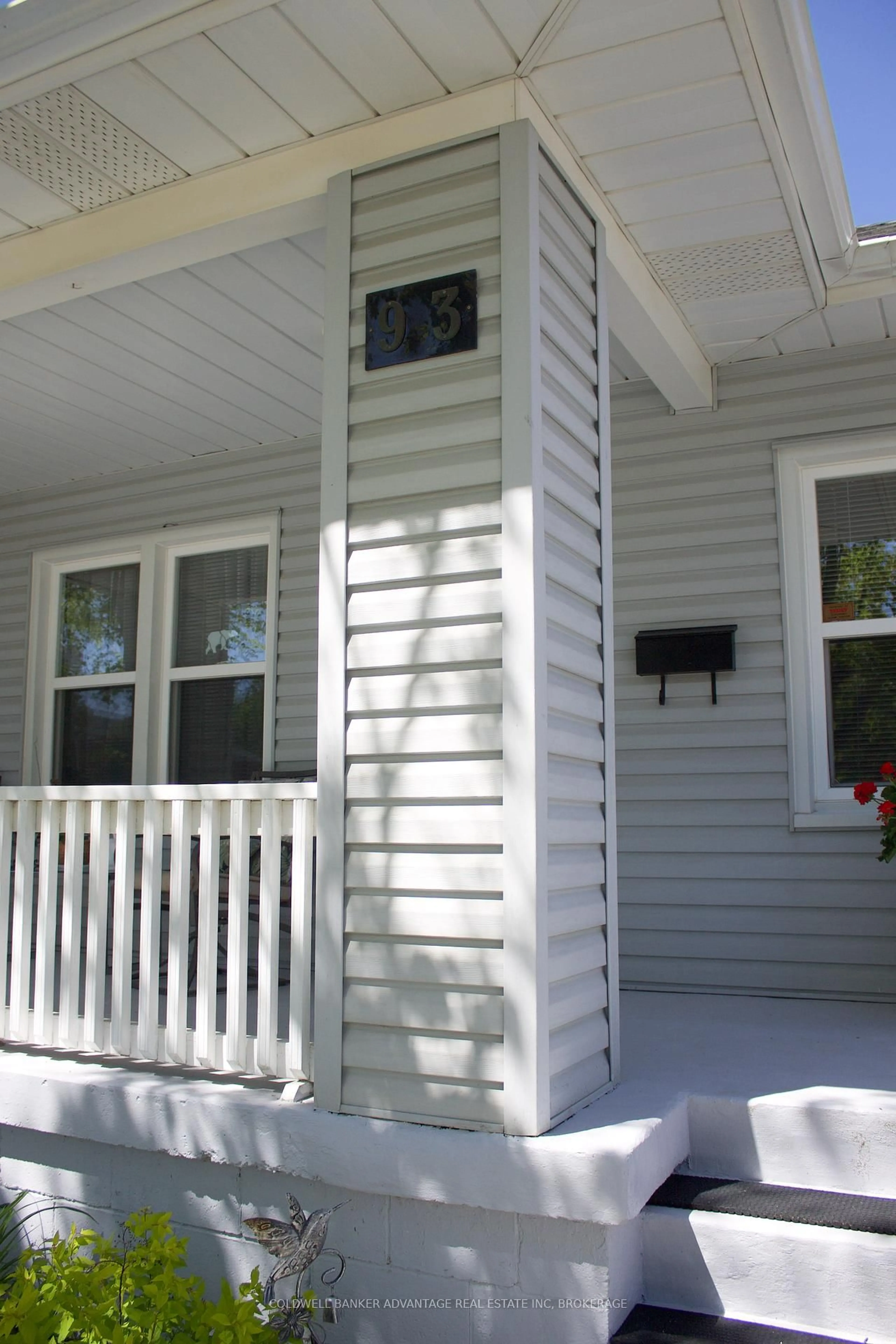 Home with vinyl exterior material, street for 93 Garner Ave, Welland Ontario L3B 2X9