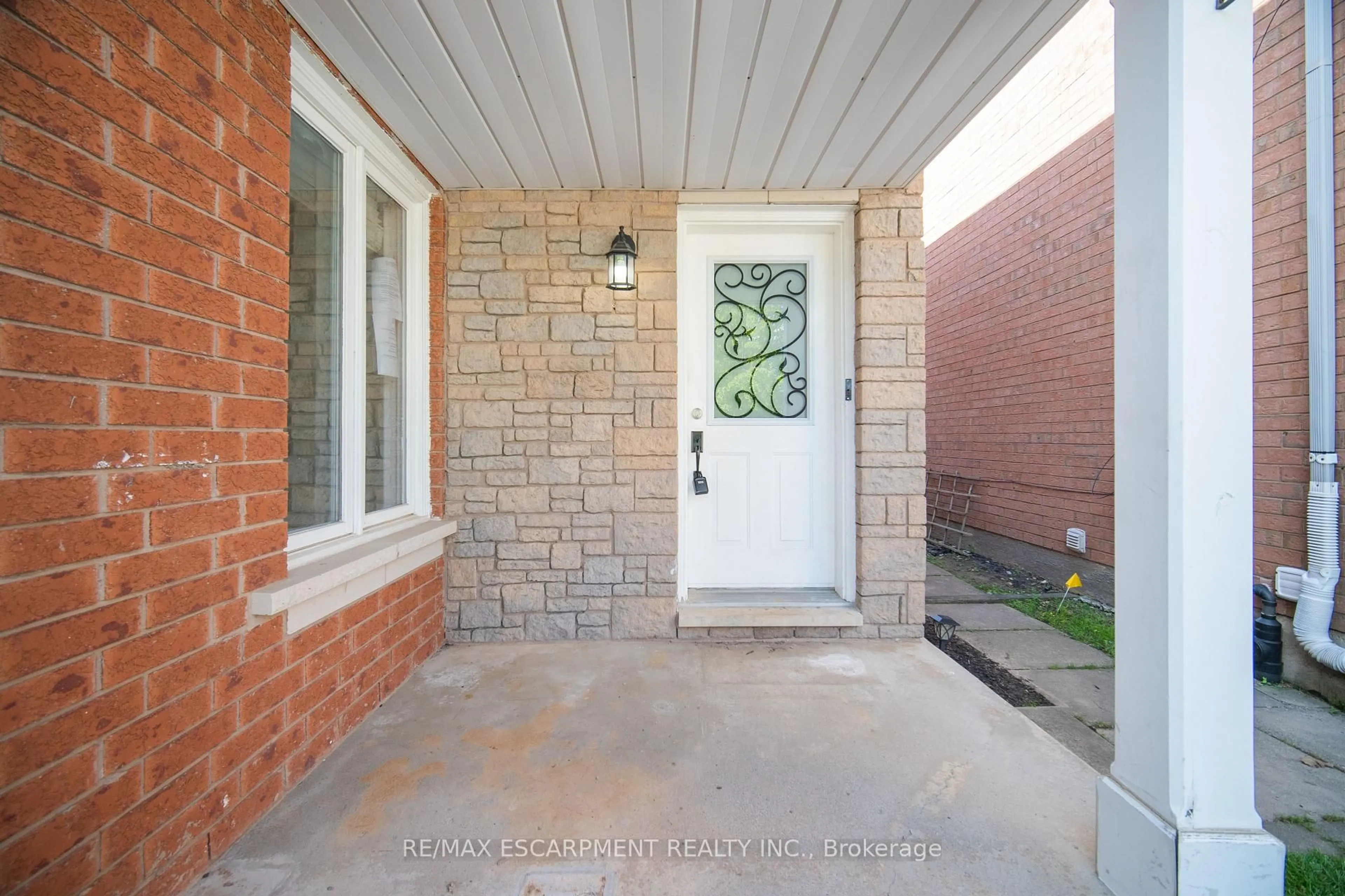 Unknown for 68 Stonecairn Dr, Cambridge Ontario N1T 1W3