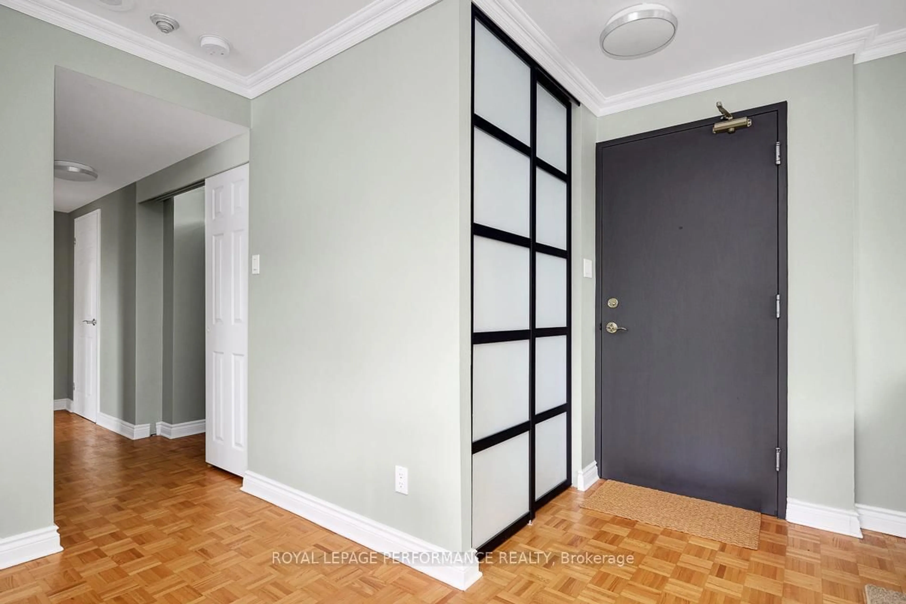 Unknown for 2871 Richmond Rd #302, Ottawa Ontario K2B 8M5