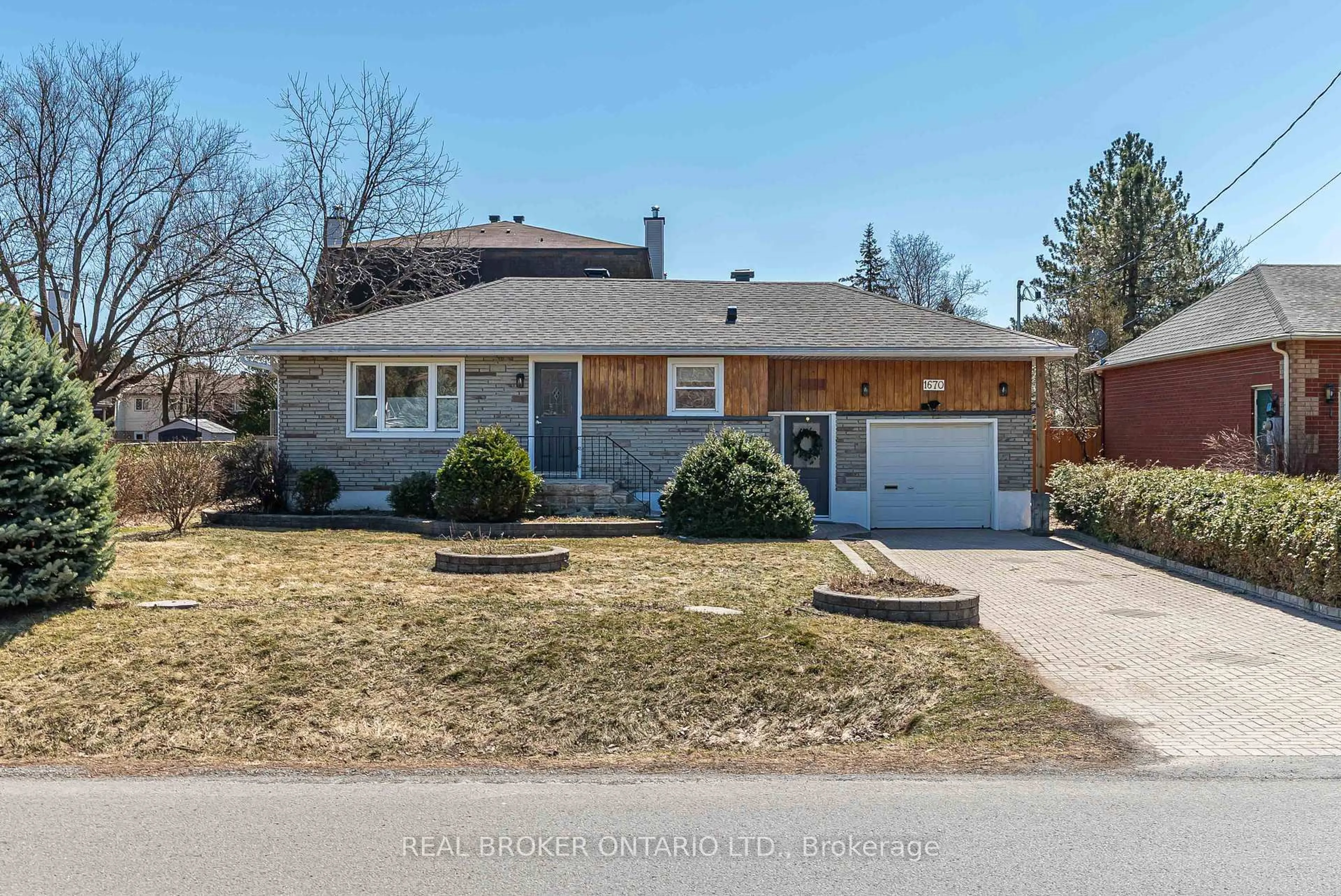Home with vinyl exterior material, street for 1670 Athans Ave, Ottawa Ontario K1T 1L1
