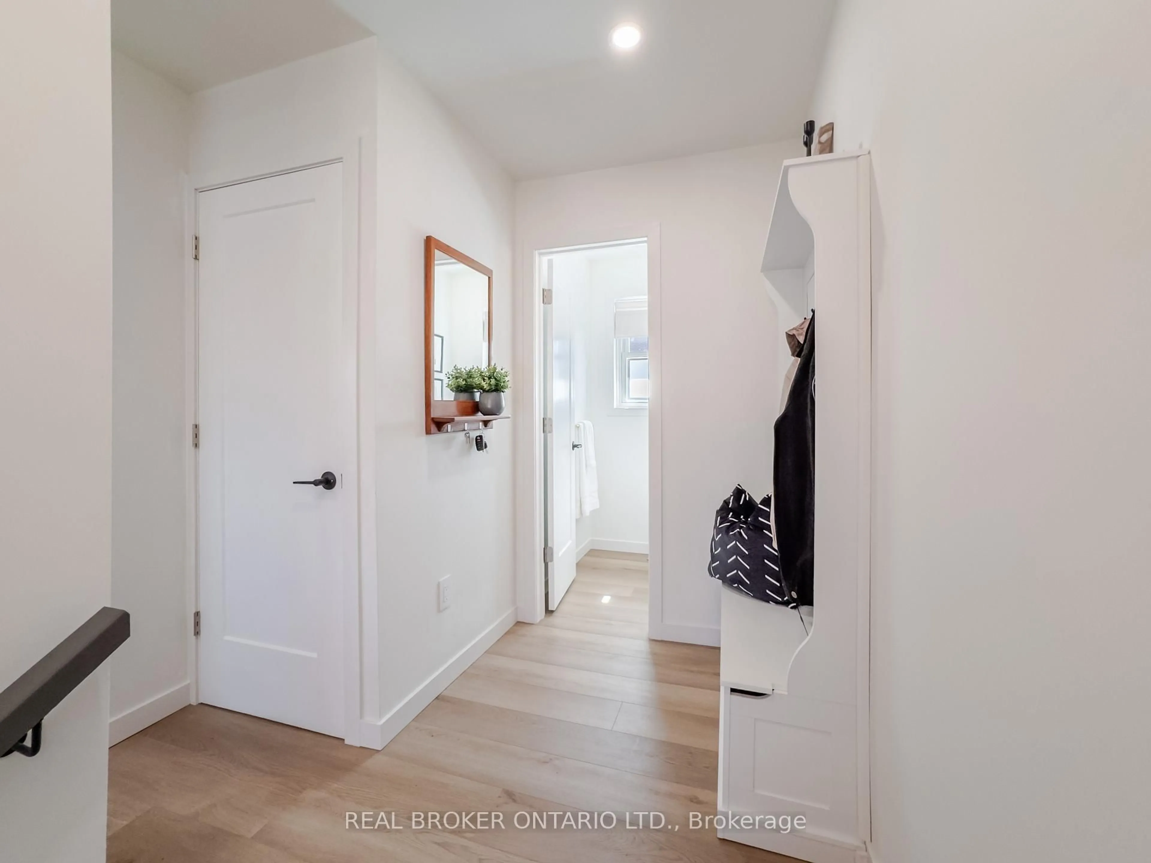 Indoor entryway for 1670 Athans Ave, Ottawa Ontario K1T 1L1