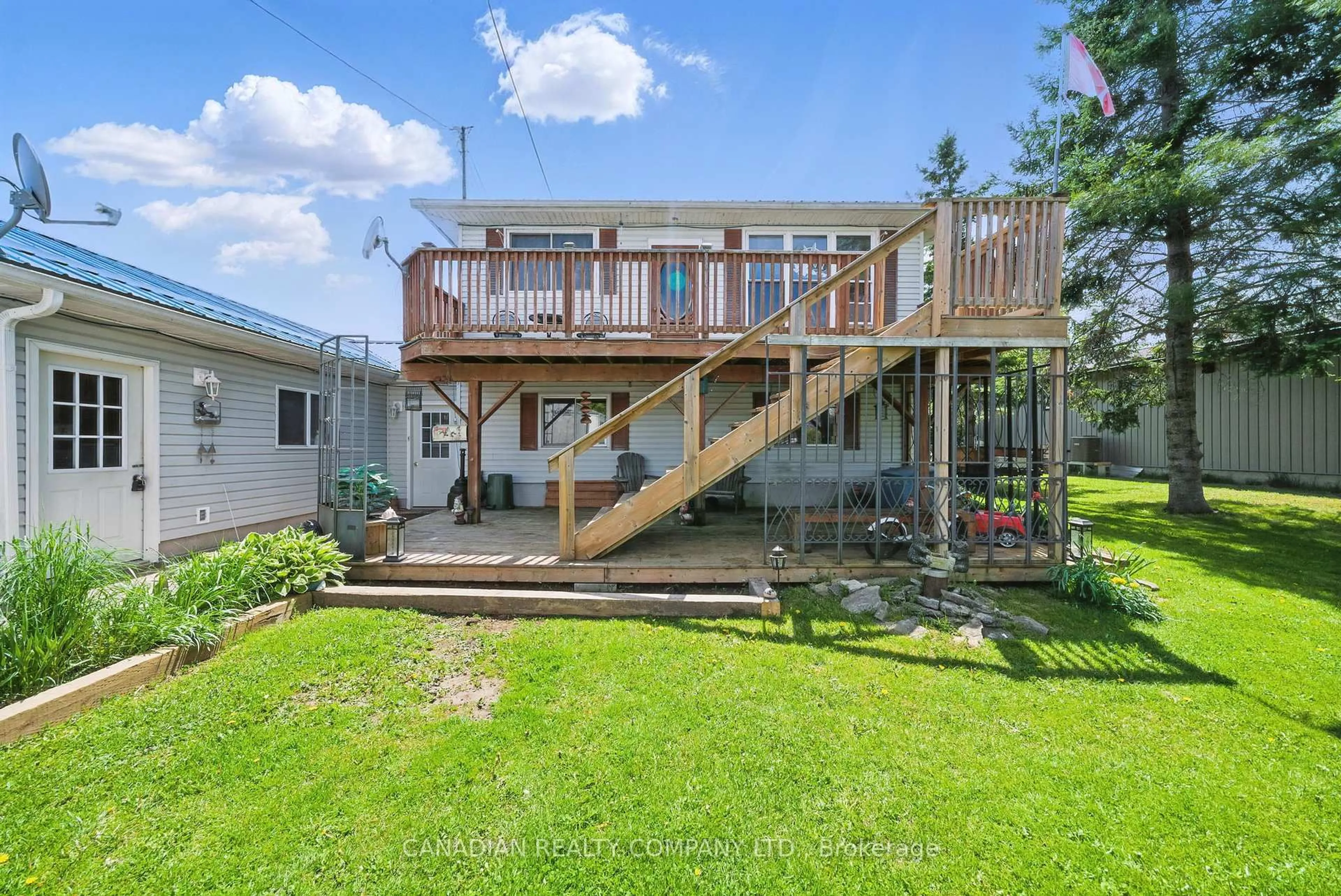 Patio, water/lake/river/ocean view for 20 Robinson Ave, Kawartha Lakes Ontario K0M 2B0
