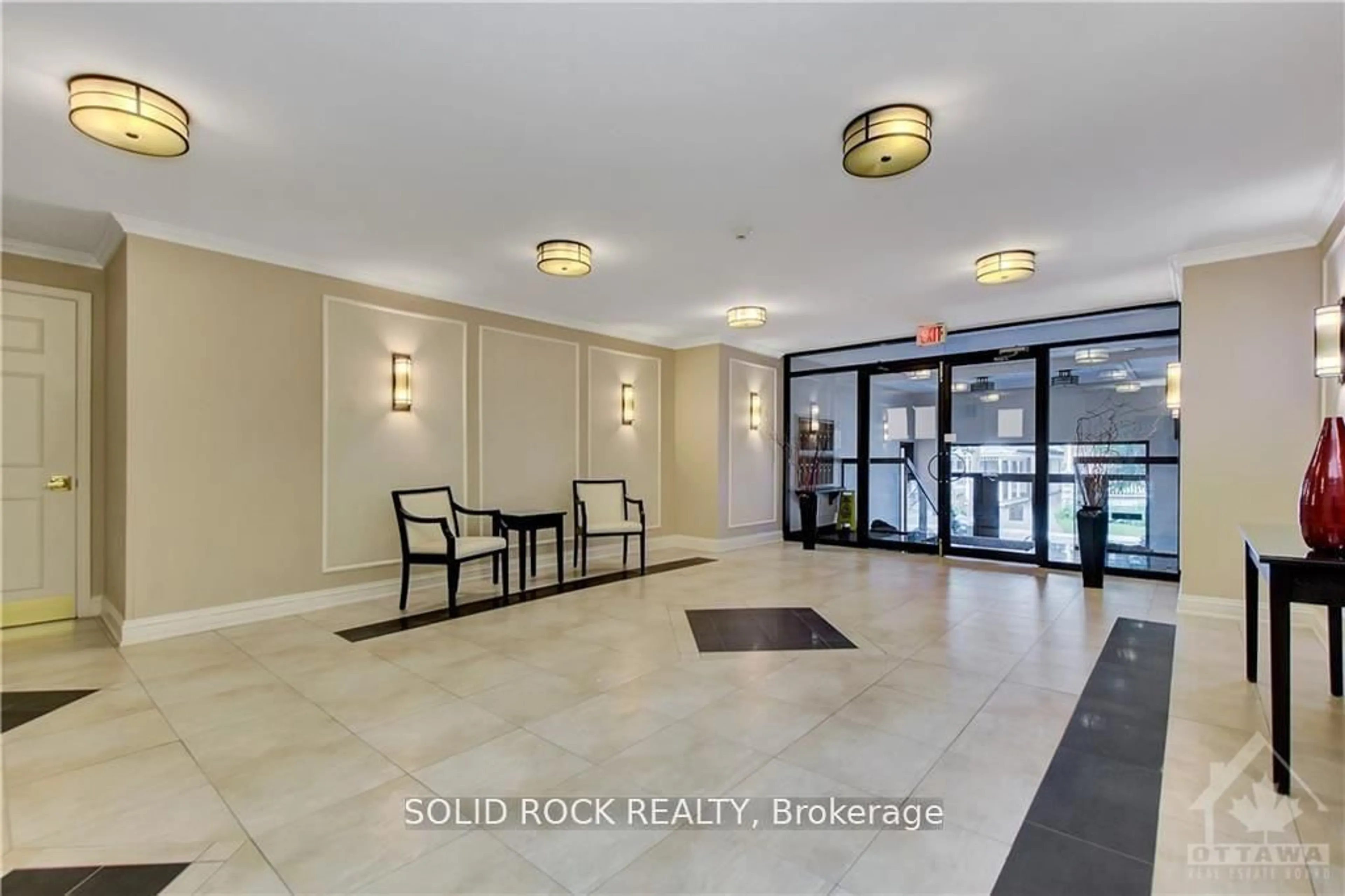 Lobby for 222 Bruyere St #305, Ottawa Ontario K1N 5E3