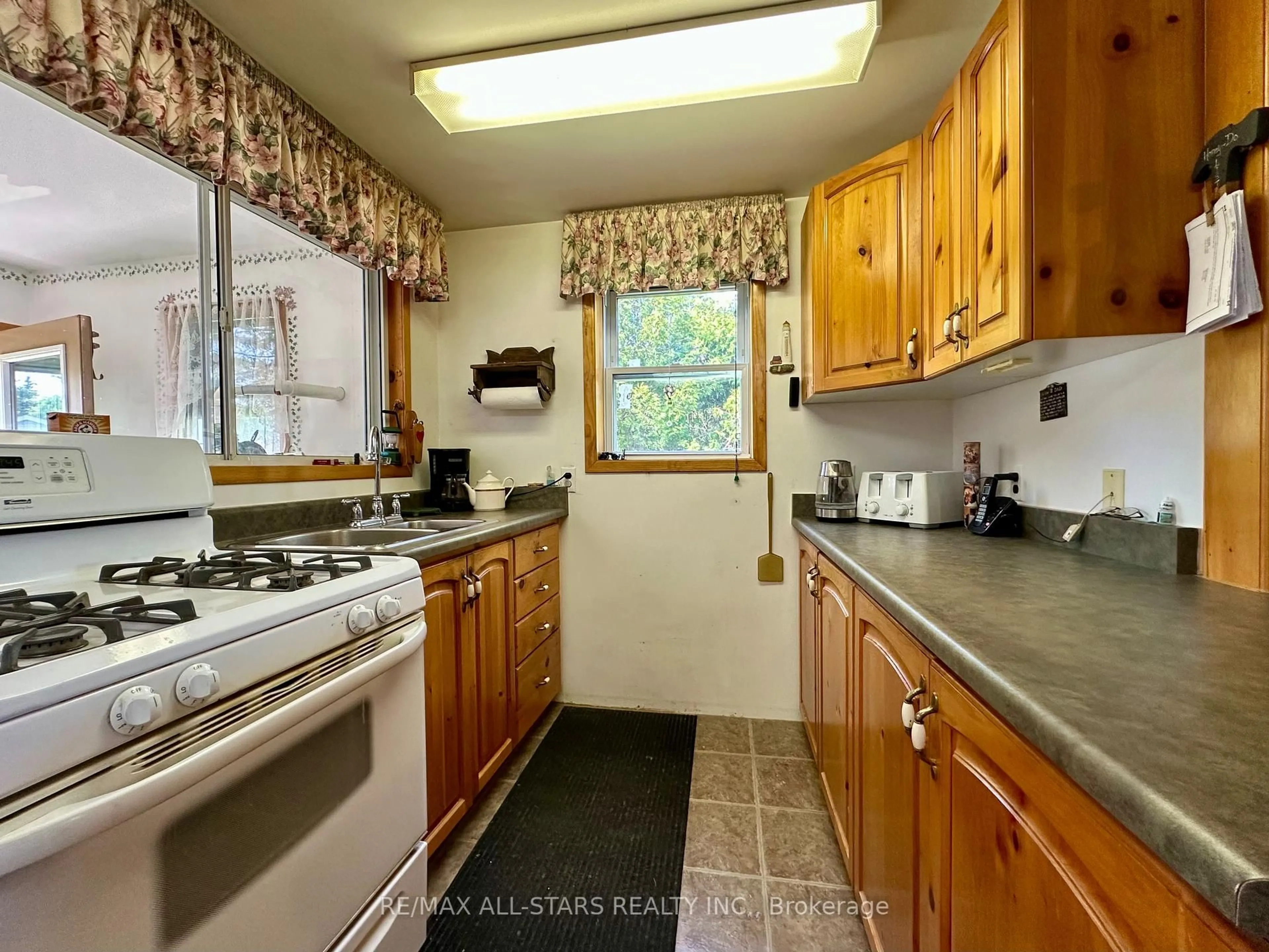 Standard kitchen, ceramic/tile floor for 161 Driftwood Shores Rd, Kawartha Lakes Ontario K0M 2B0