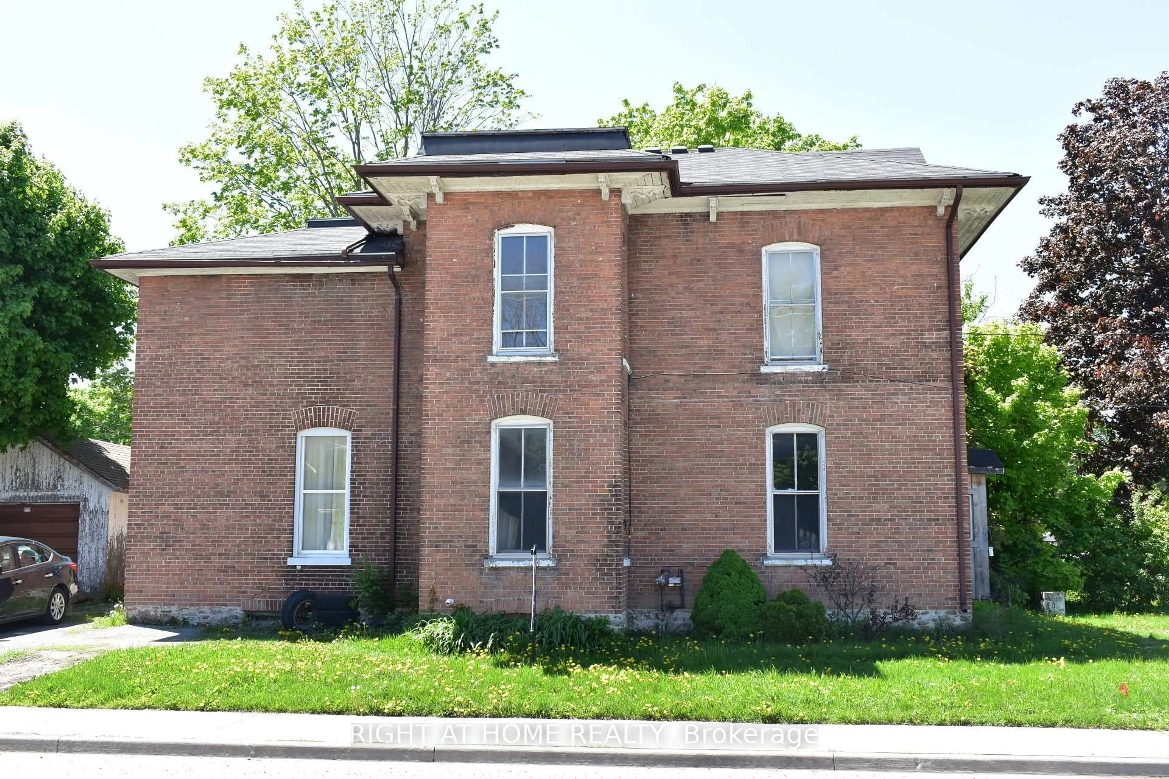 Home with brick exterior material, building for 23 Glenelg St, Kawartha Lakes Ontario K9V 2T9