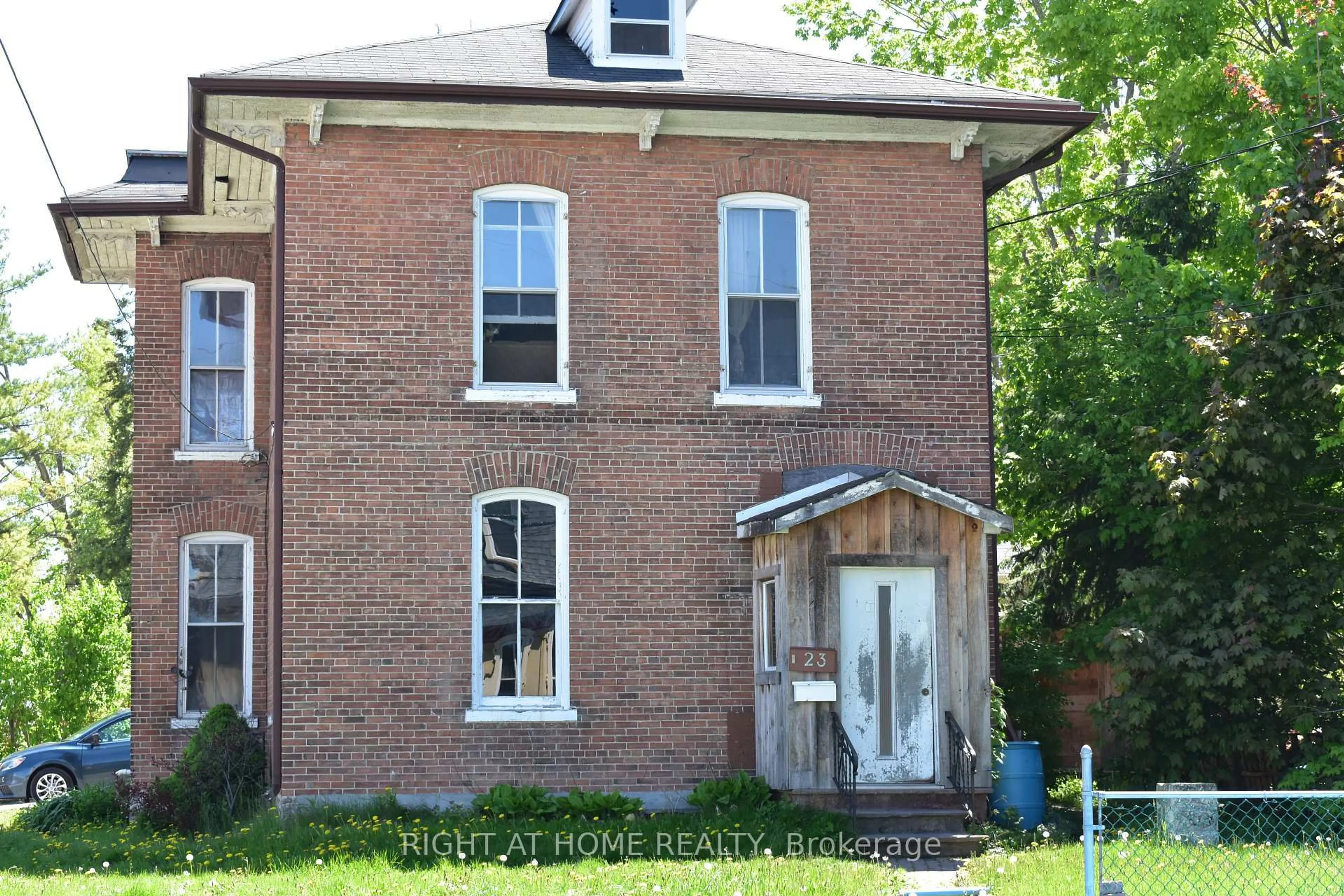 Home with brick exterior material, building for 23 Glenelg St, Kawartha Lakes Ontario K9V 2T9