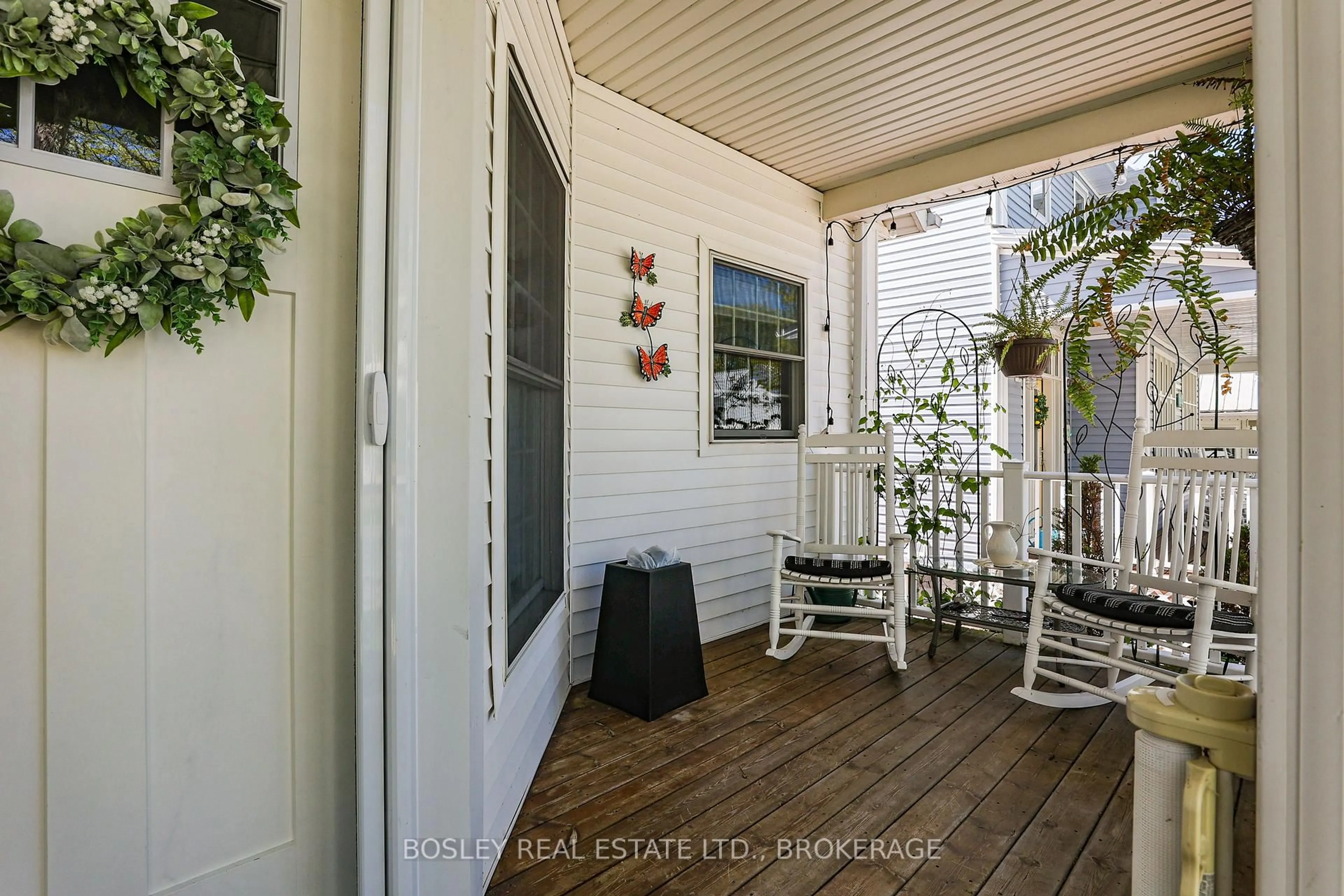 Patio, street for 83 Nantuckett Rd, Fort Erie Ontario L0S 1B0