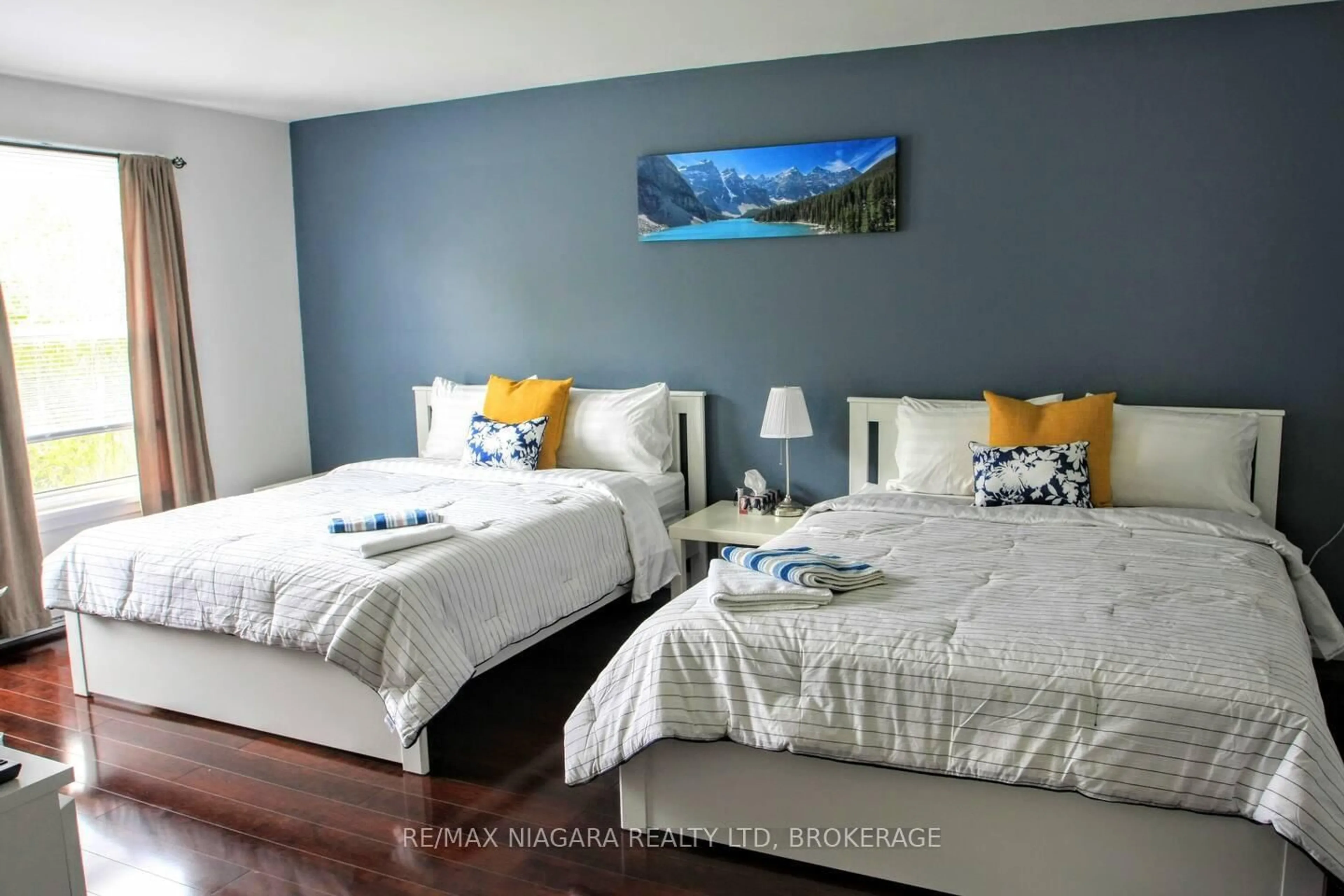 Bedroom with bed, unknown for 5090 Mcglashan Cres, Niagara Falls Ontario L2E 3W9