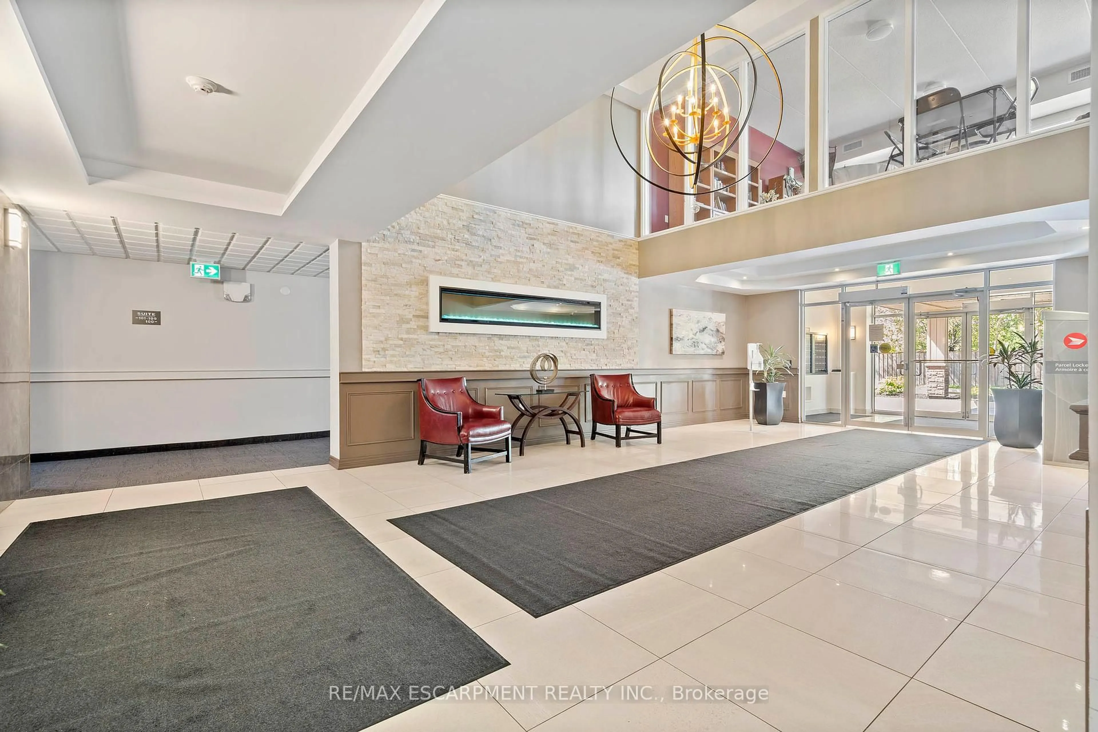 Lobby for 4644 Pettit Ave #213, Niagara Falls Ontario L2E 0B4