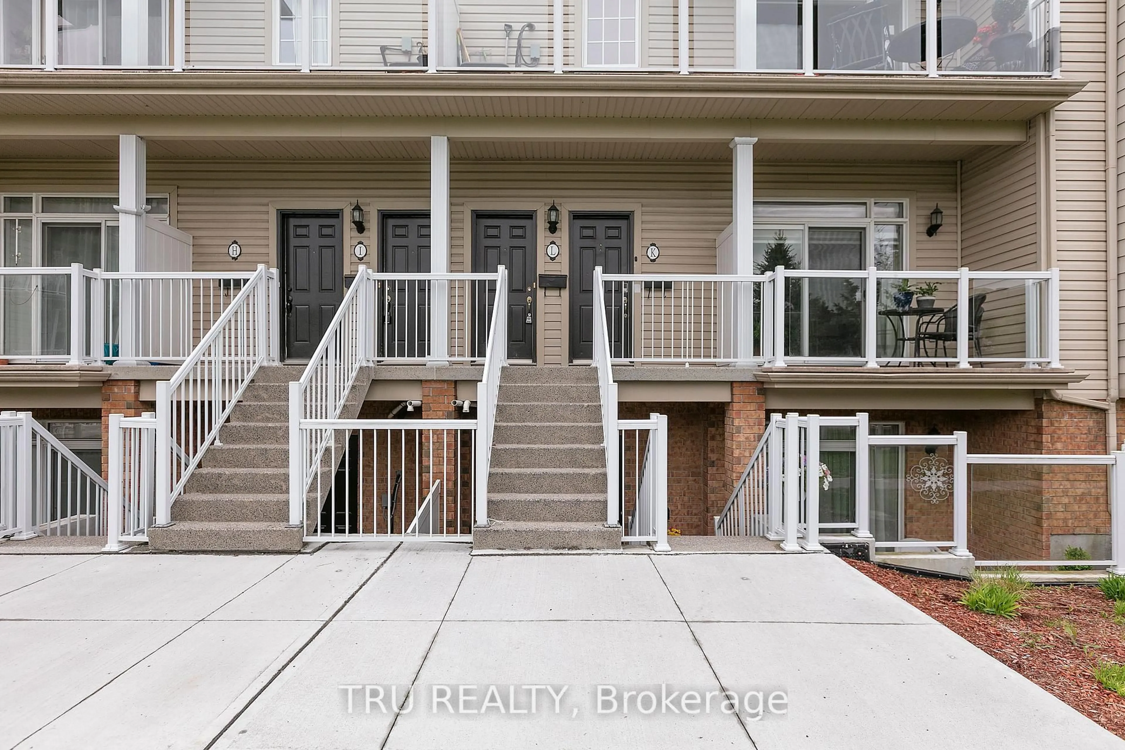 Unknown for 107L Artesa Private, Ottawa Ontario K2S 0J8
