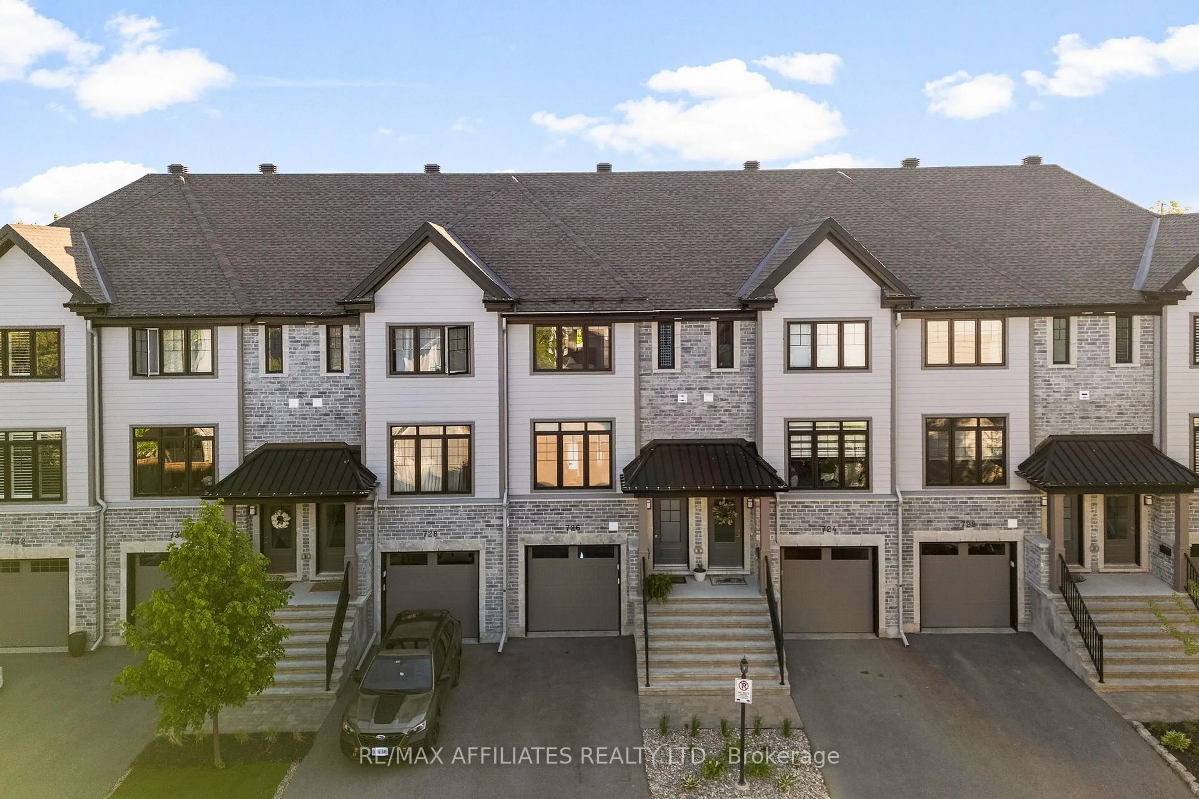 A pic from outside/outdoor area/front of a property/back of a property/a pic from drone, unknown for 726 Reverie Private, Ottawa Ontario K2S 0T9