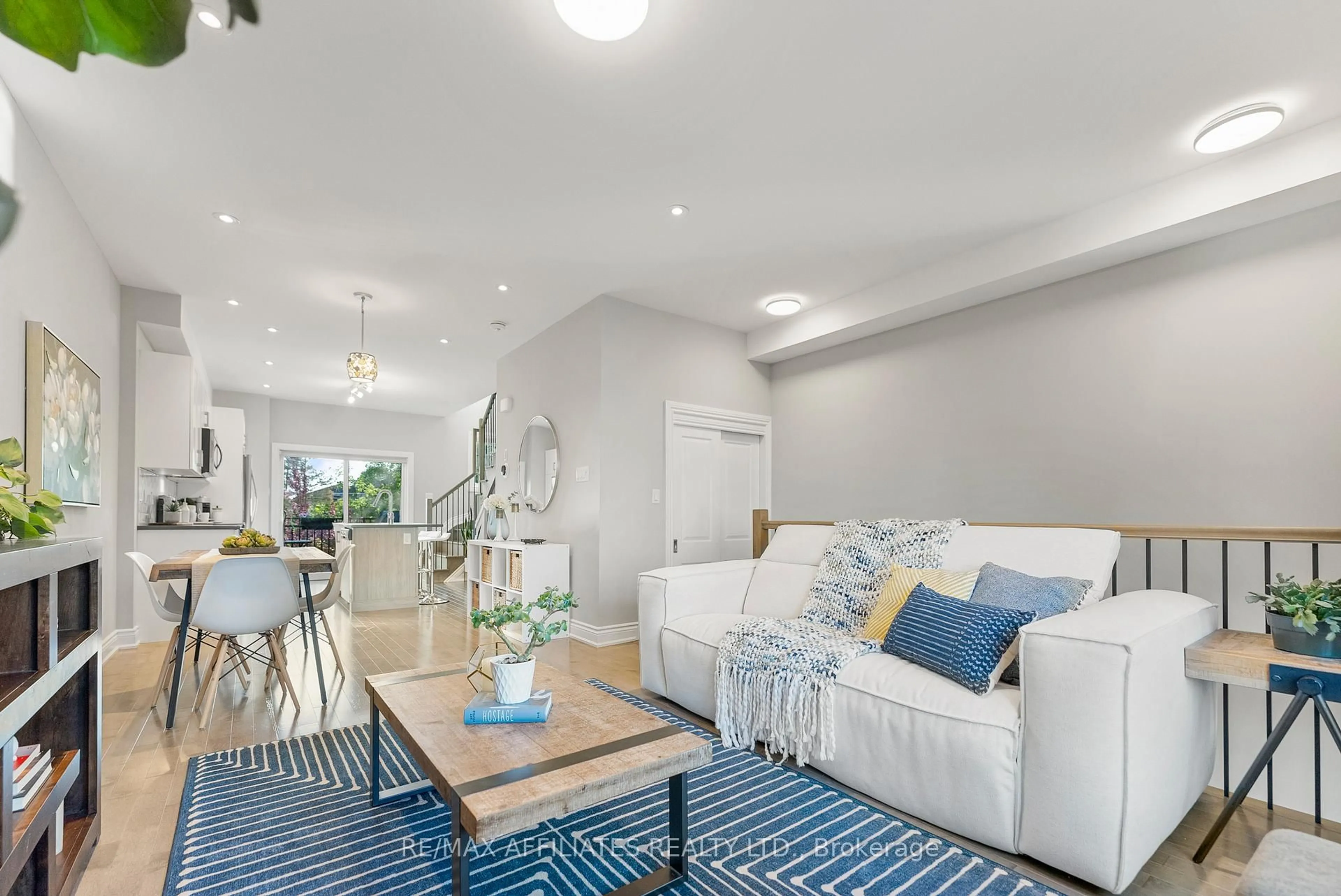 Living room with furniture, unknown for 726 Reverie Private, Ottawa Ontario K2S 0T9