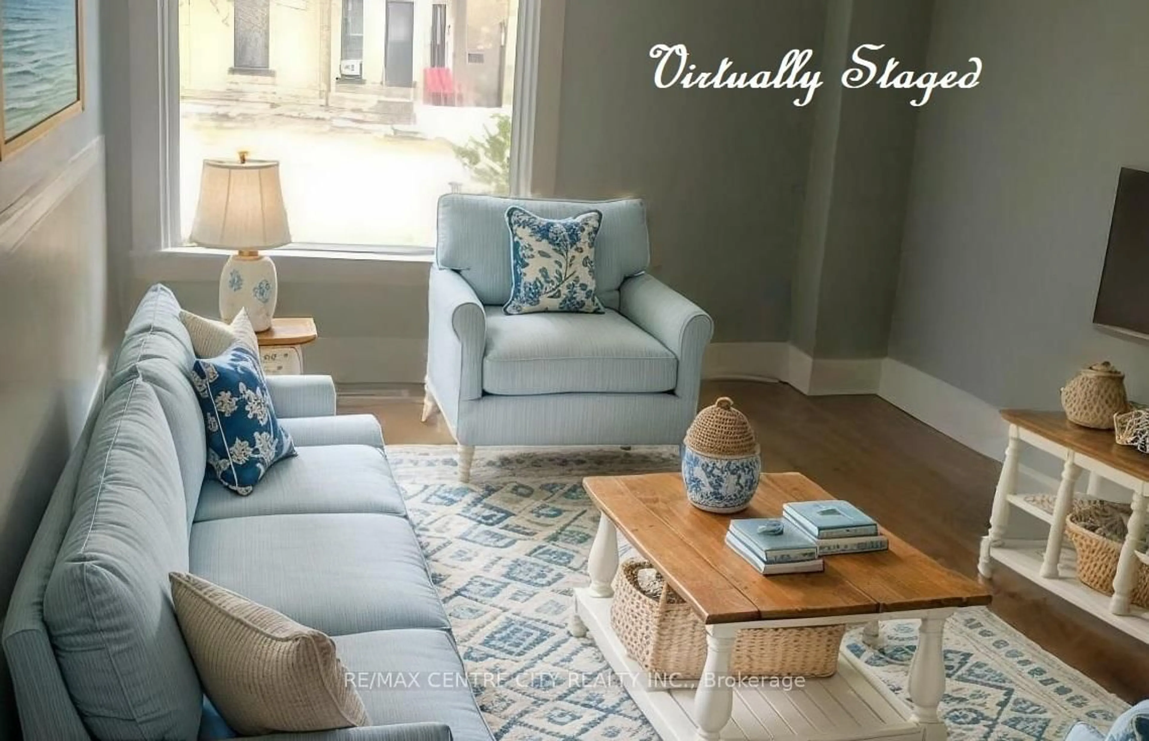 Living room with furniture, unknown for 171 Sydenham St, Aylmer Ontario N5H 1L6