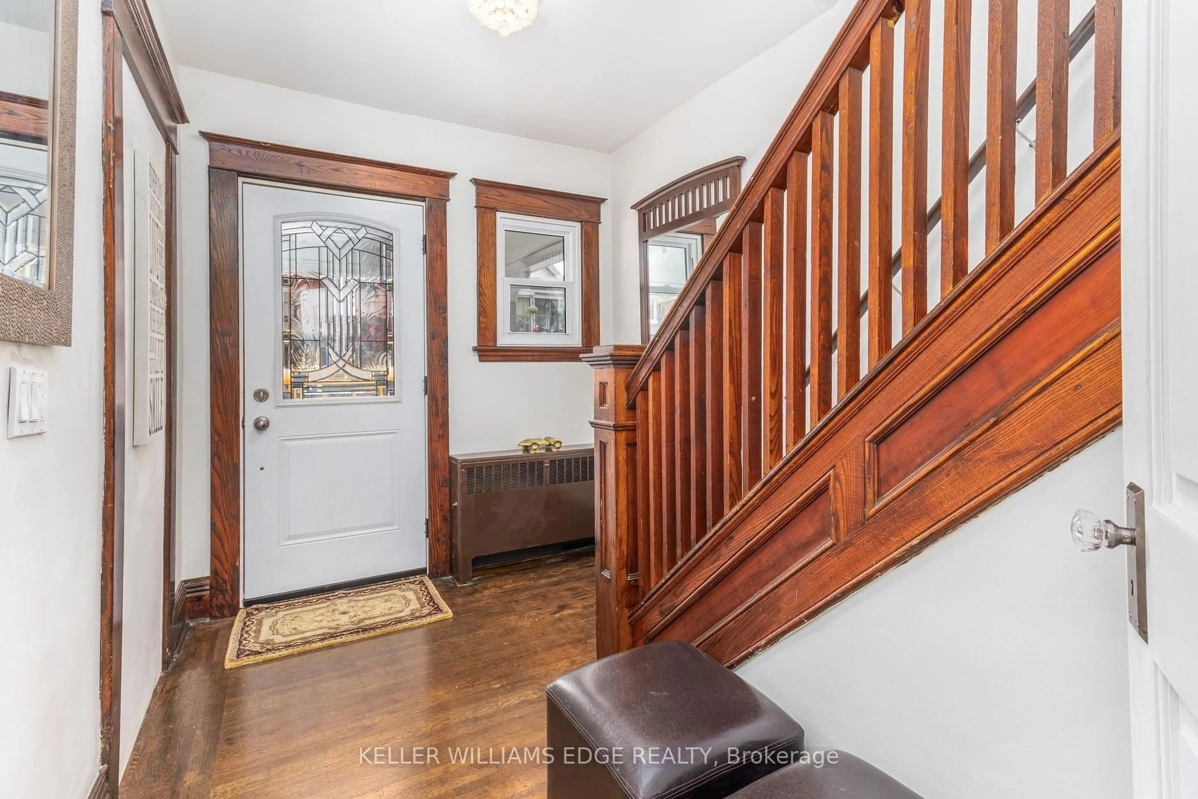 Indoor entryway for 20 Barnesdale Ave, Hamilton Ontario L8L 6R6
