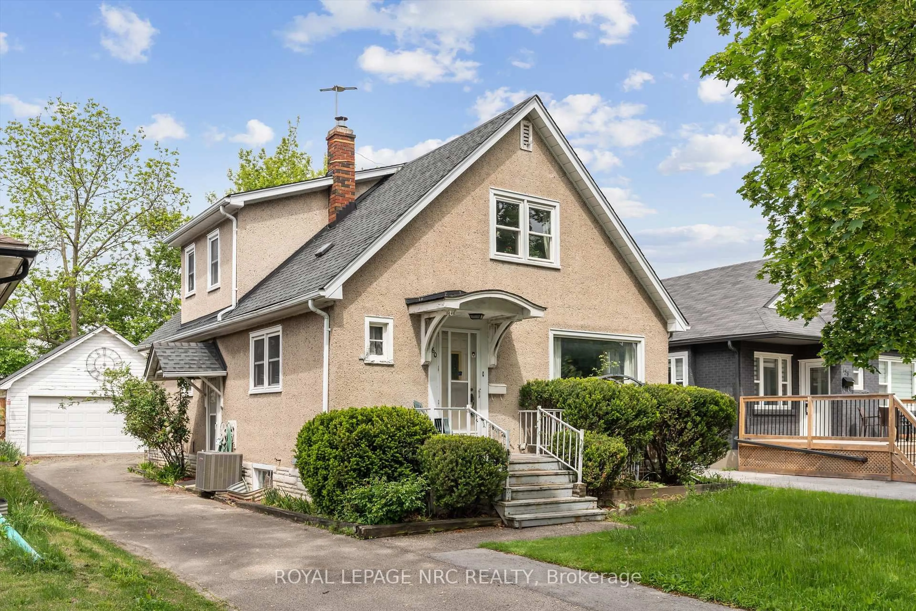 Home with brick exterior material, street for 160 Highland Ave, St. Catharines Ontario L2R 4J6