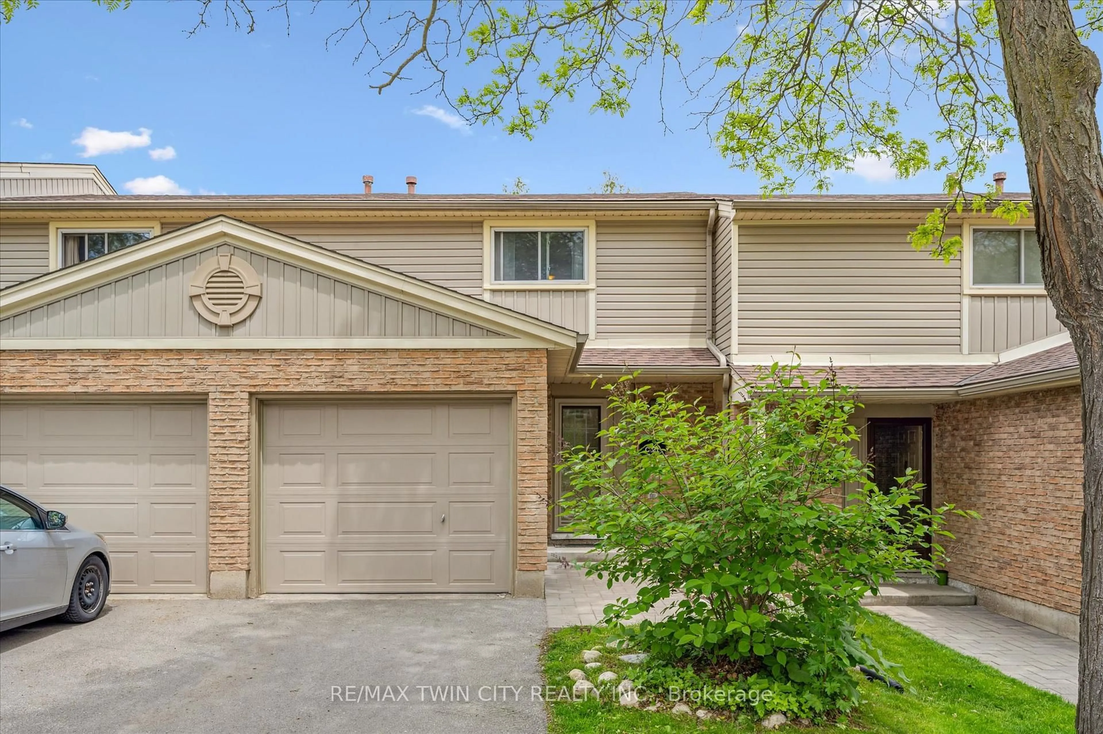 Unknown for 223 Pioneer Dr, Kitchener Ontario N2P 1L9