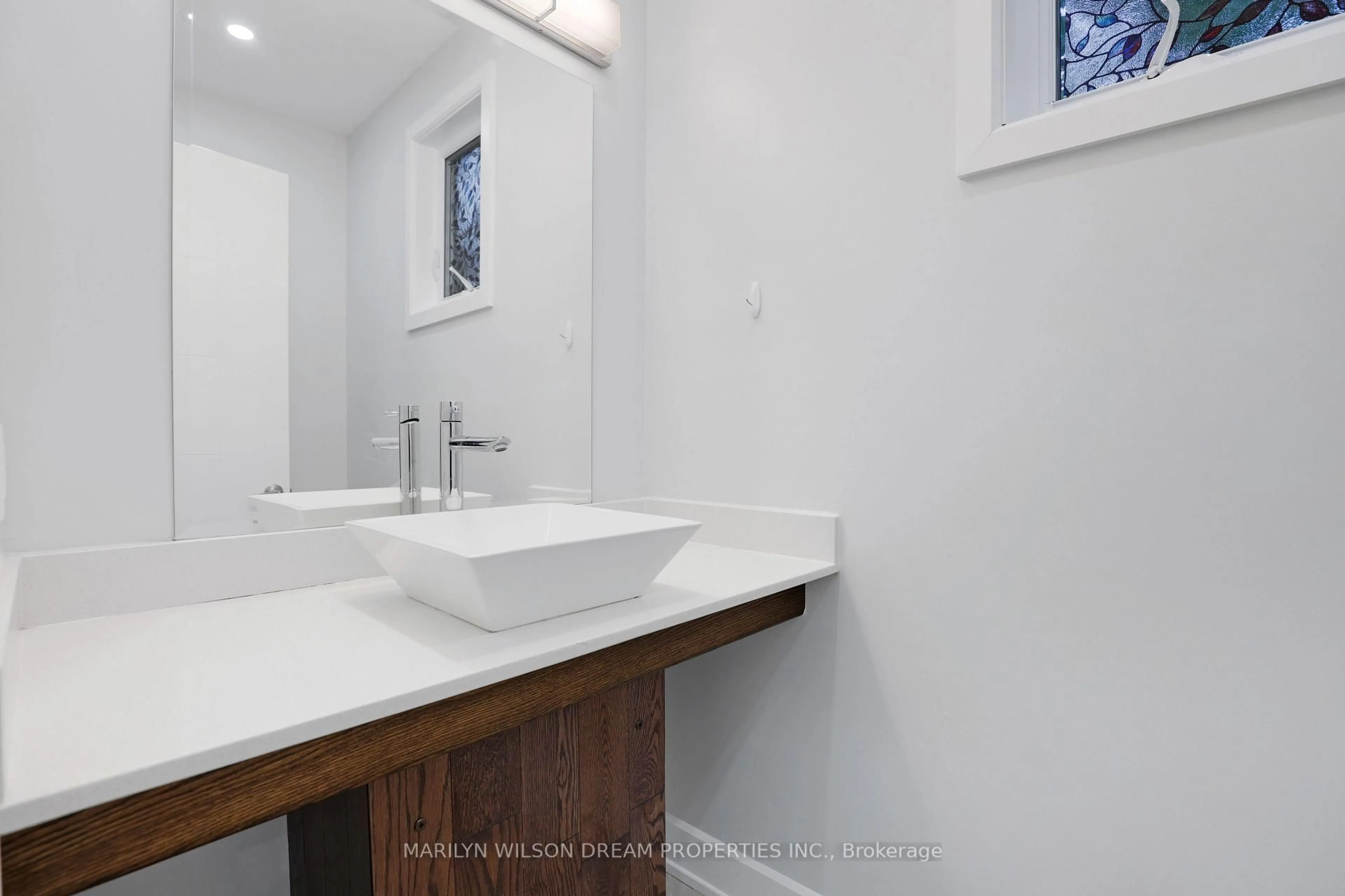 Standard bathroom, ceramic/tile floor for 38 Sunnymede Ave, Ottawa Ontario K1Y 2L3