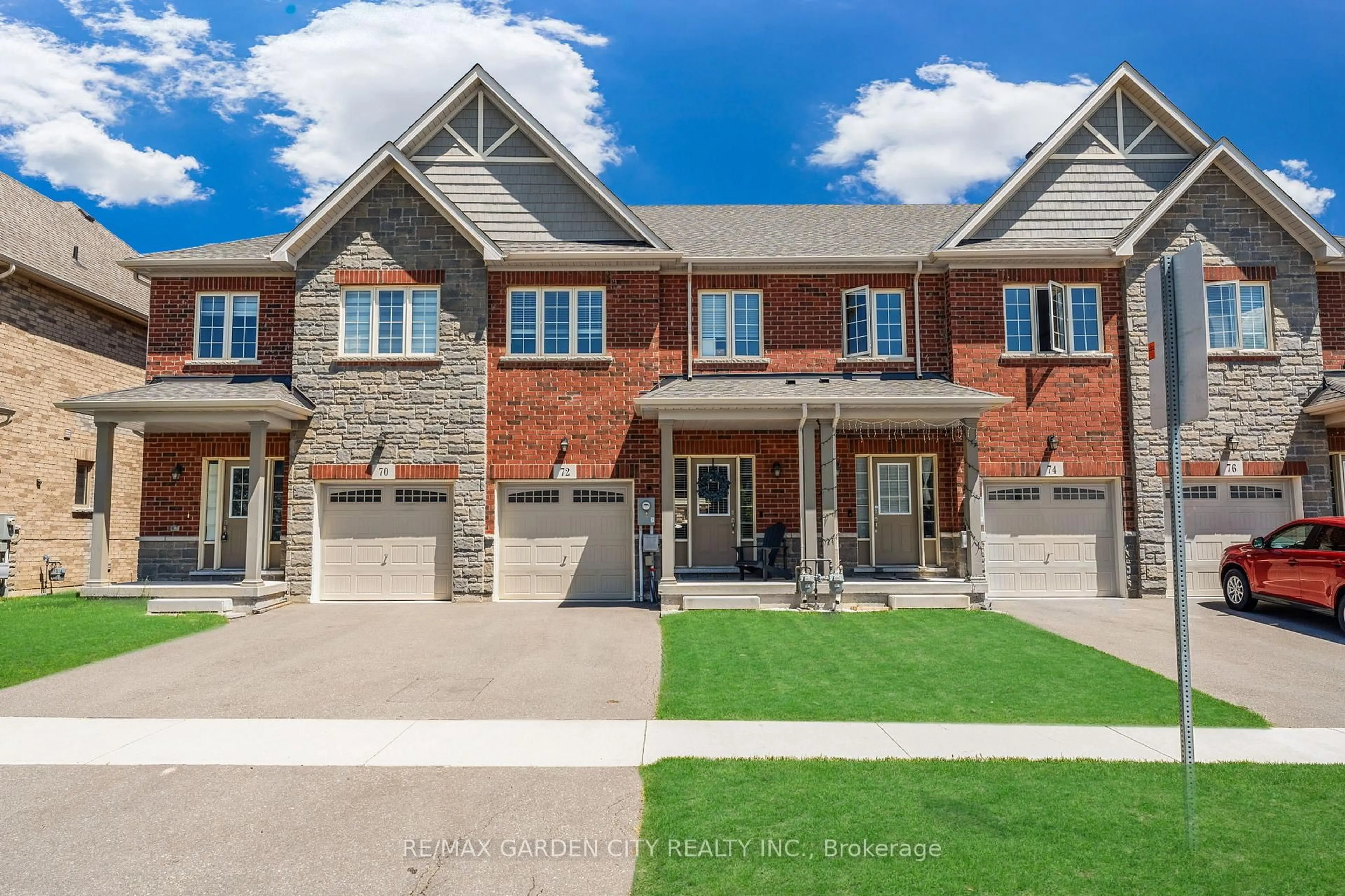 Home with brick exterior material, street for 72 Homestead Way, Thorold Ontario L2V 0H1