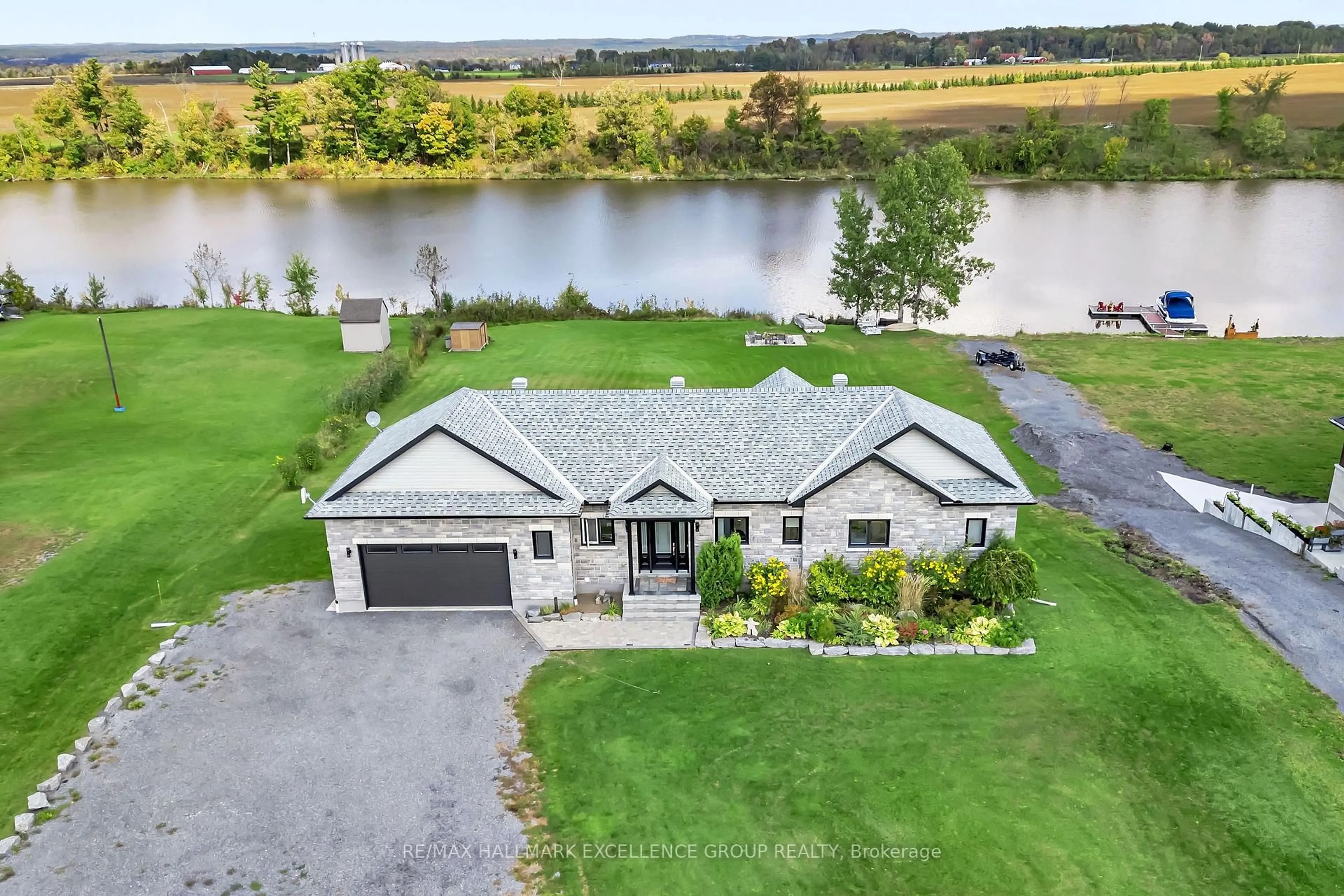 A pic from outside/outdoor area/front of a property/back of a property/a pic from drone, water/lake/river/ocean view for 2309 PRINCIPALE St, Alfred and Plantagenet Ontario K0A 3K0