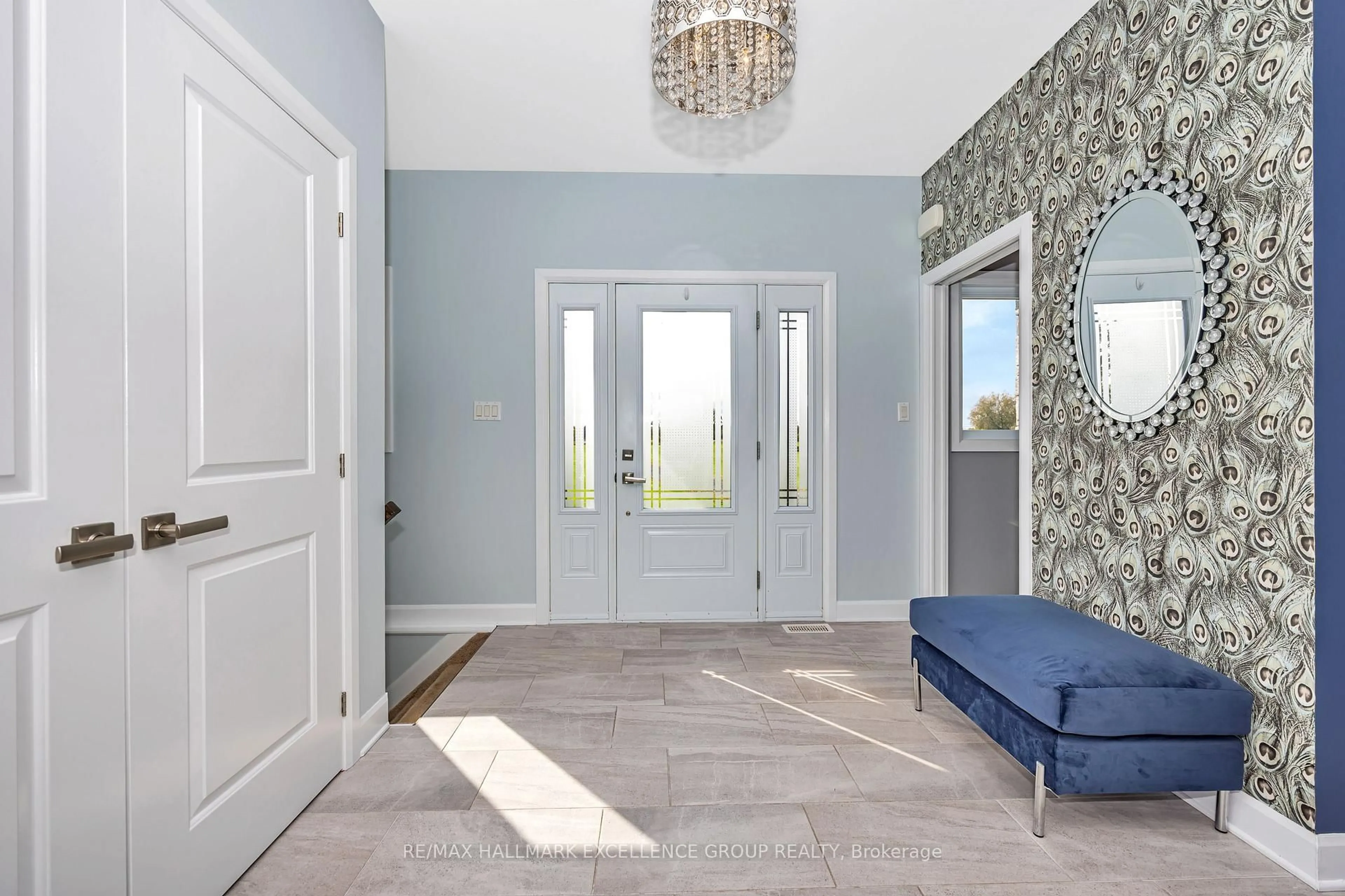 Indoor entryway for 2309 PRINCIPALE St, Alfred and Plantagenet Ontario K0A 3K0