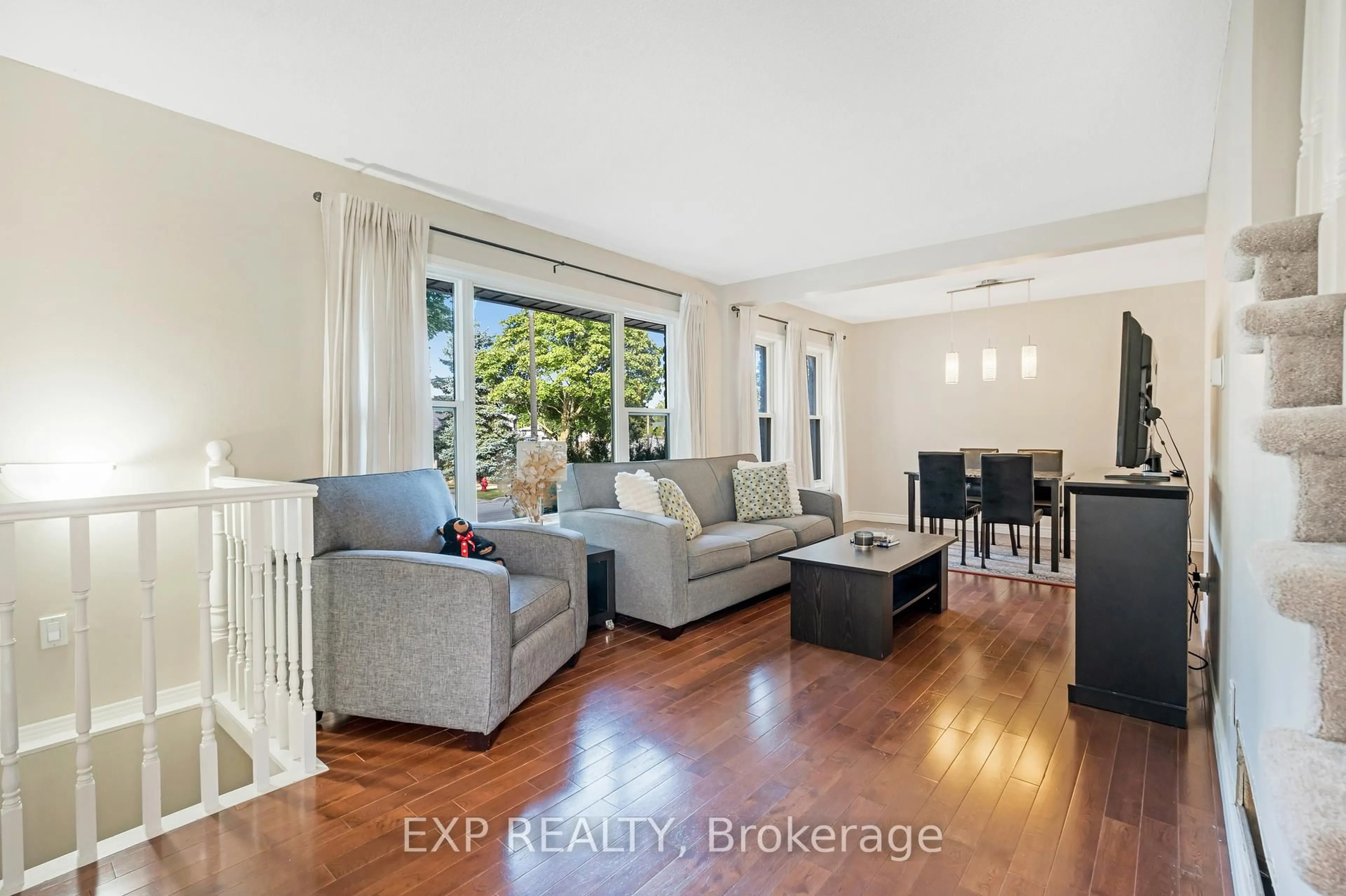 Living room with furniture, unknown for 88 Rand St, Hamilton Ontario L8J 1A8