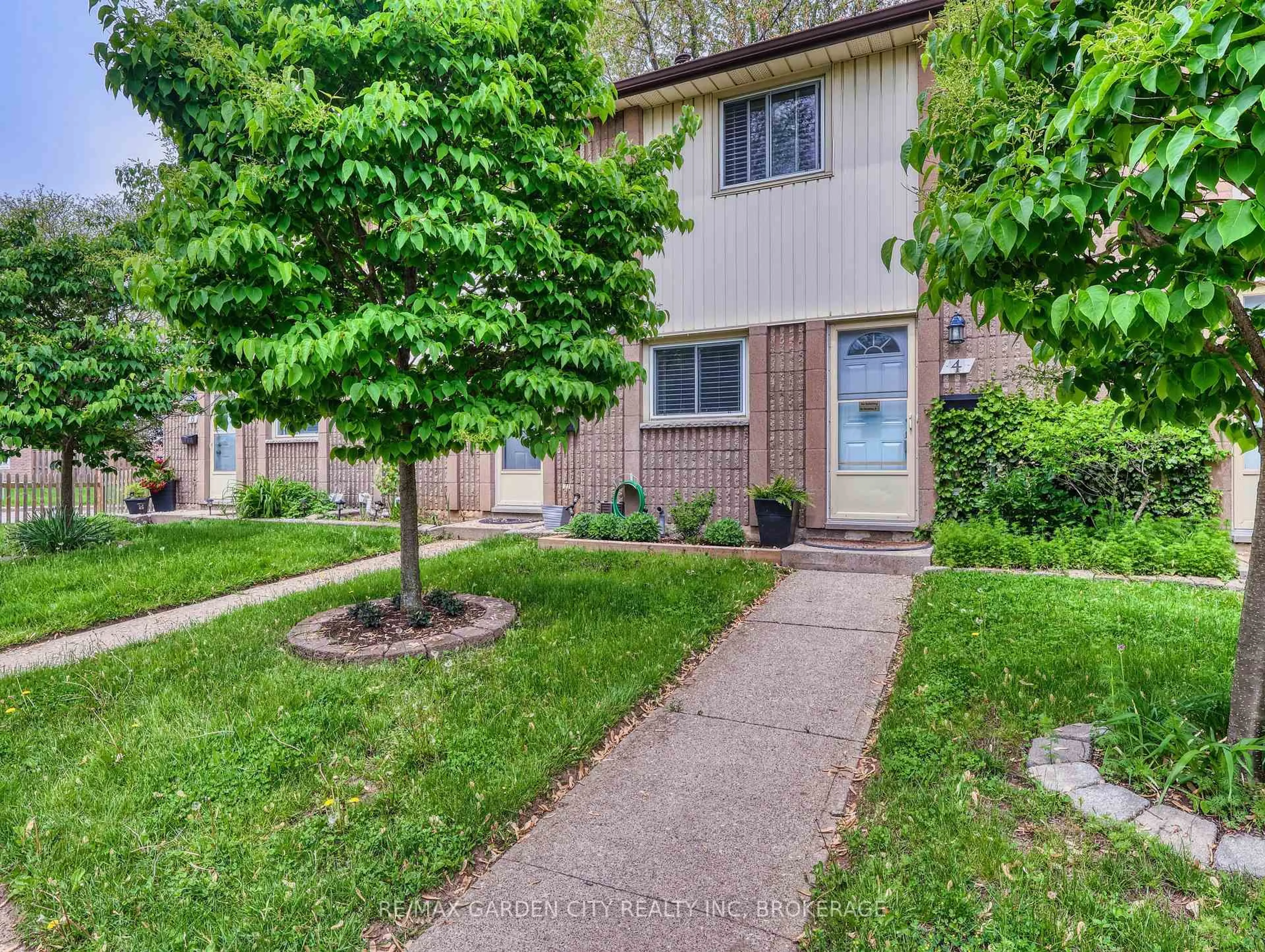 Unknown for 25 Linfield Dr #4, St. Catharines Ontario L2N 5T7