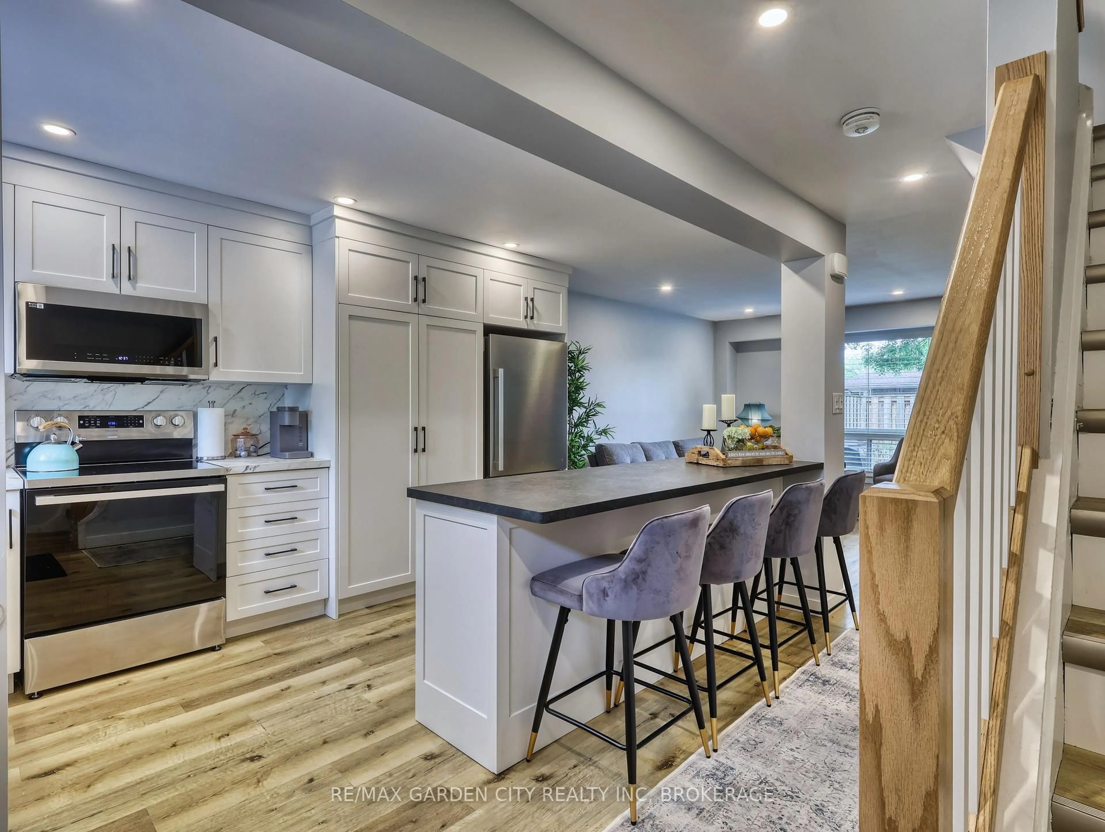 Open concept kitchen, unknown for 25 Linfield Dr #4, St. Catharines Ontario L2N 5T7