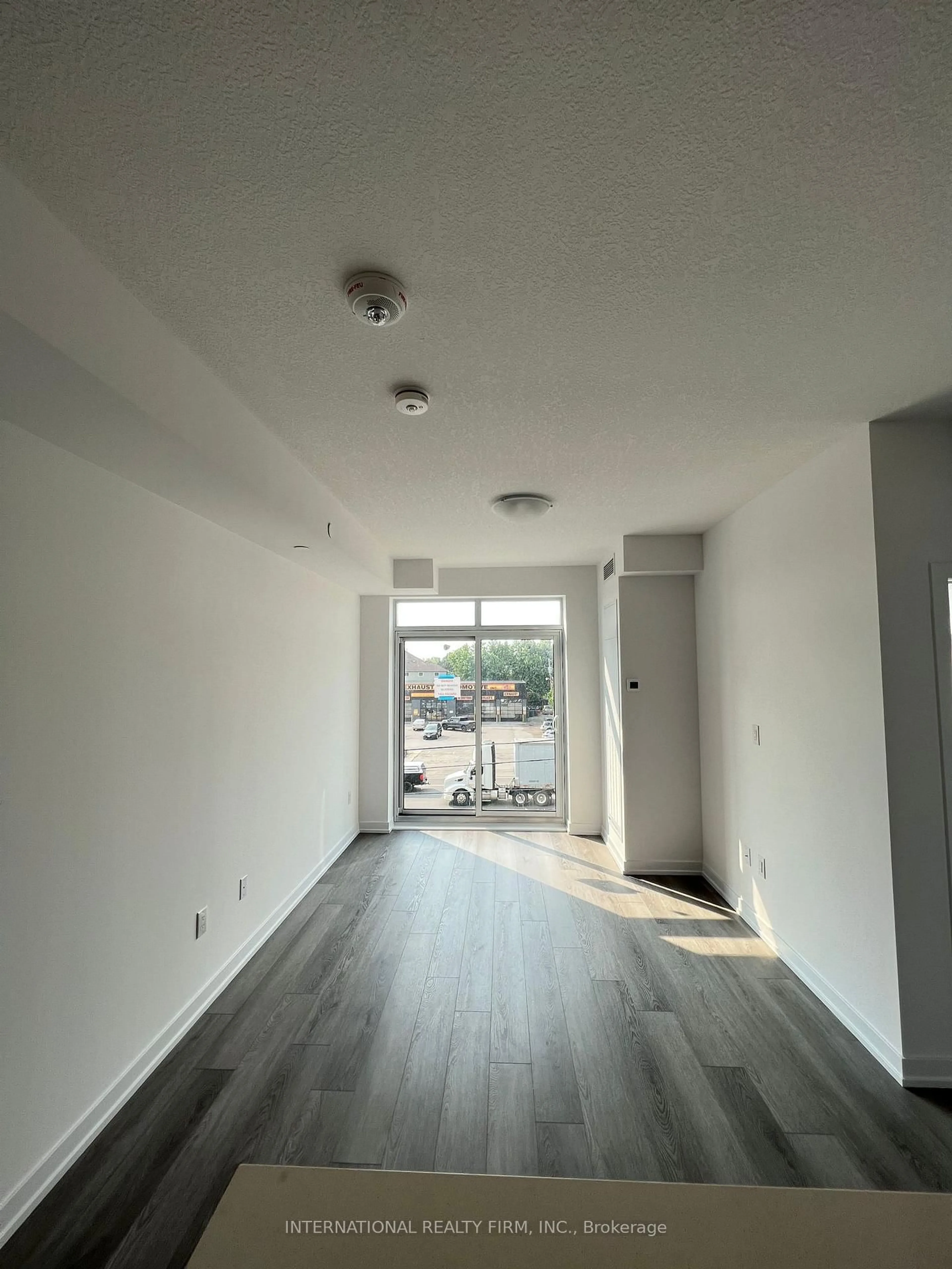 A pic of a room for 460 Dundas St St #305, Hamilton Ontario L0R 2H4