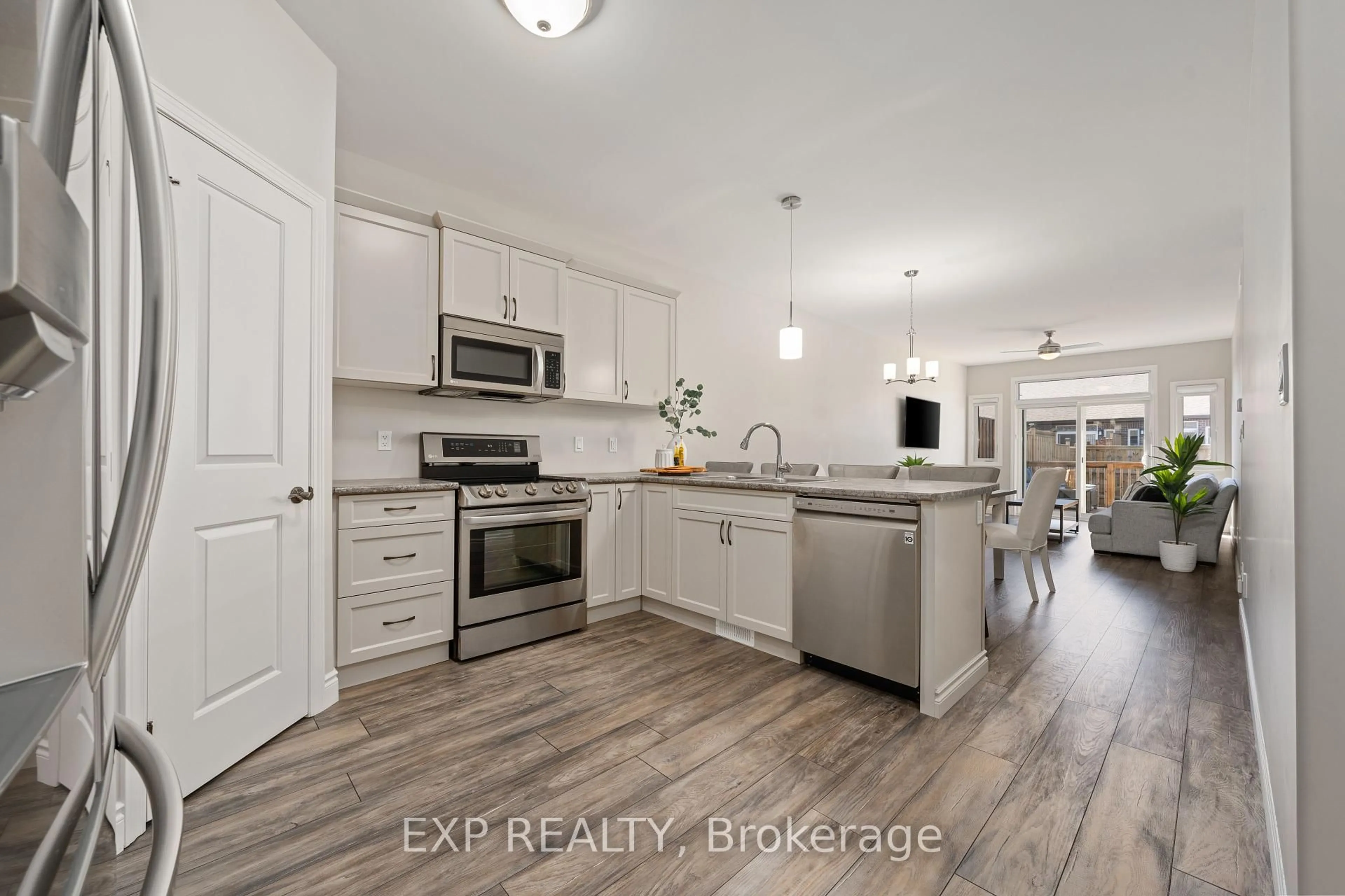 Open concept kitchen, unknown for 31 Farmington Cres, Belleville Ontario K8N 0J9