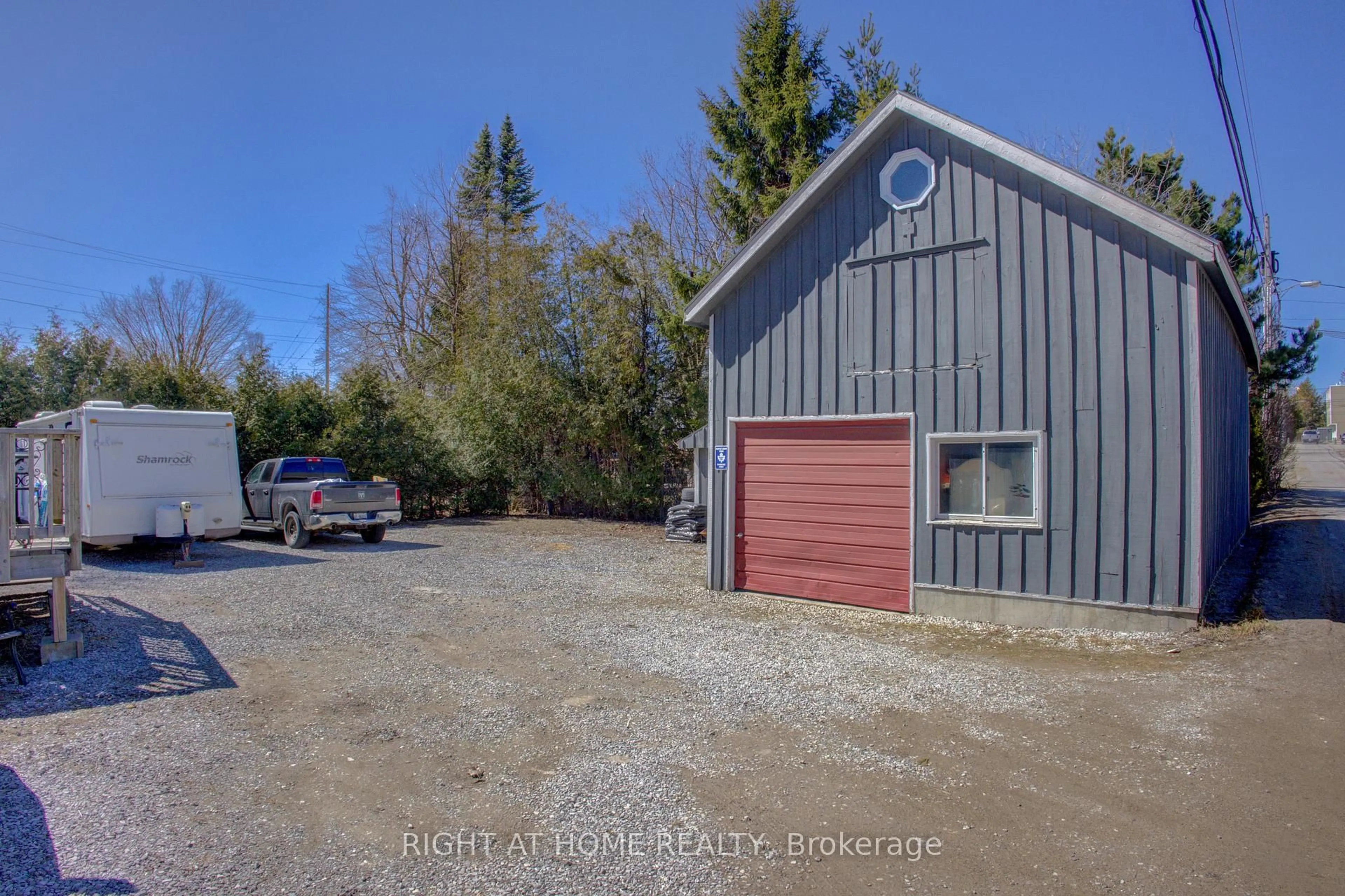 Unknown for 160 Victoria St, Shelburne Ontario L9V 2Y1
