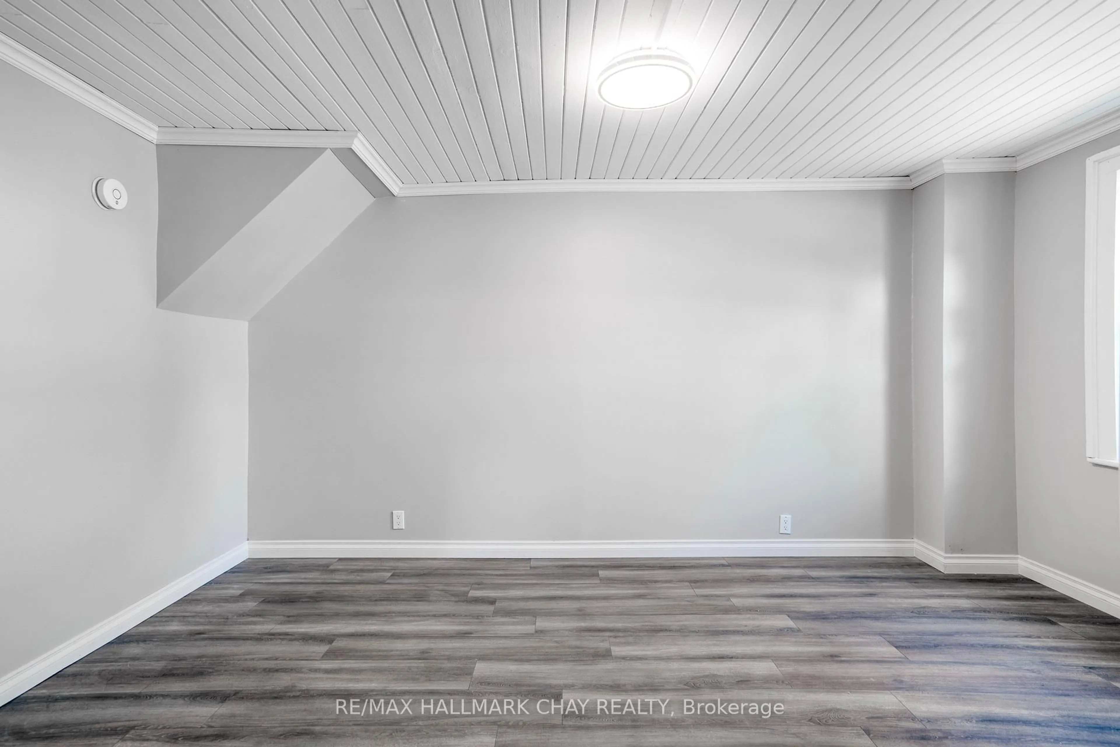 A pic of a room for 635 First St, Gravenhurst Ontario P1P 1K1
