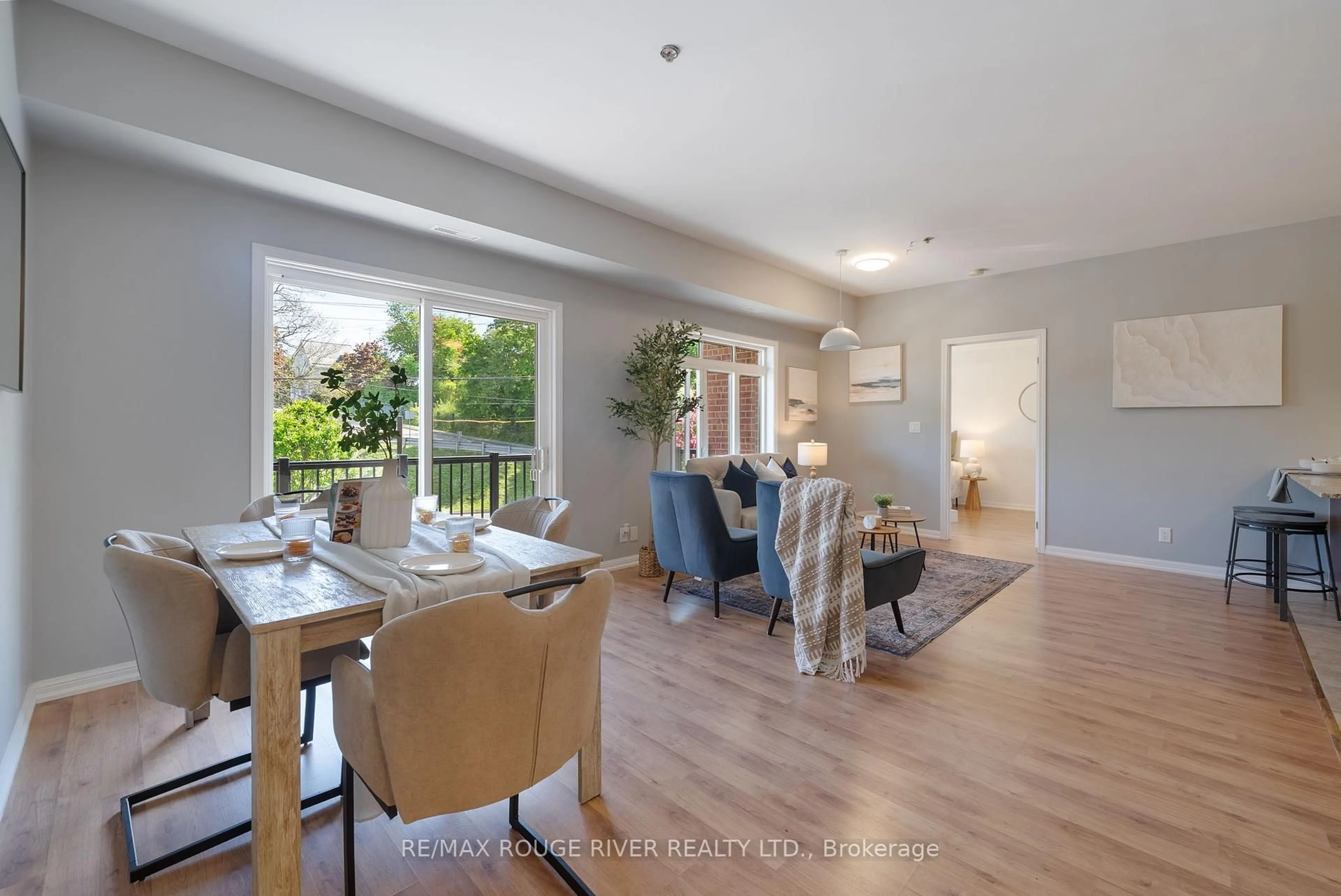 Dining room, wood/laminate floor for 50 Mill St #202, Port Hope Ontario L1A 2T2