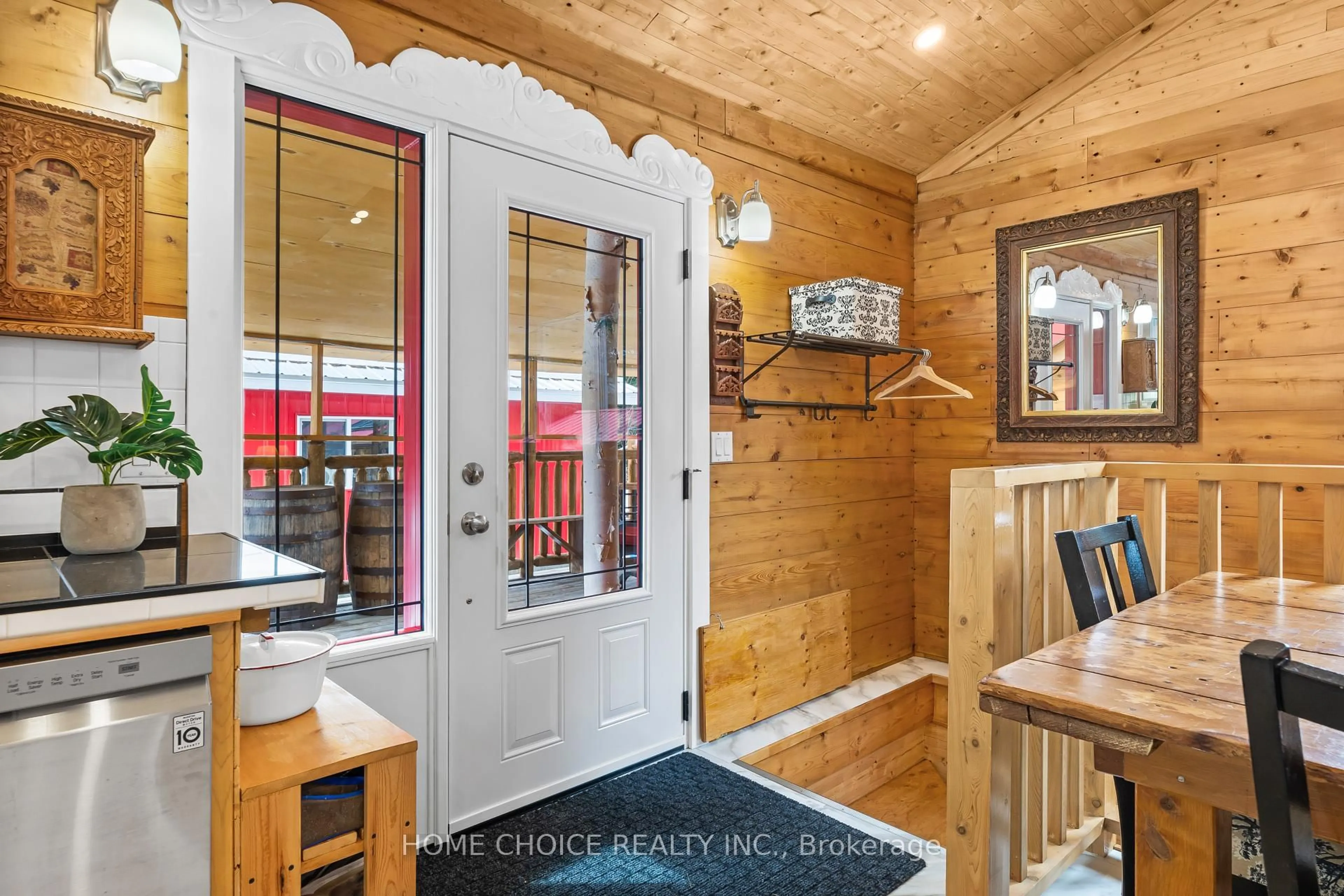 Indoor entryway for 1190 North Baptiste Lake Rd, Maynooth Ontario K0L 2S0