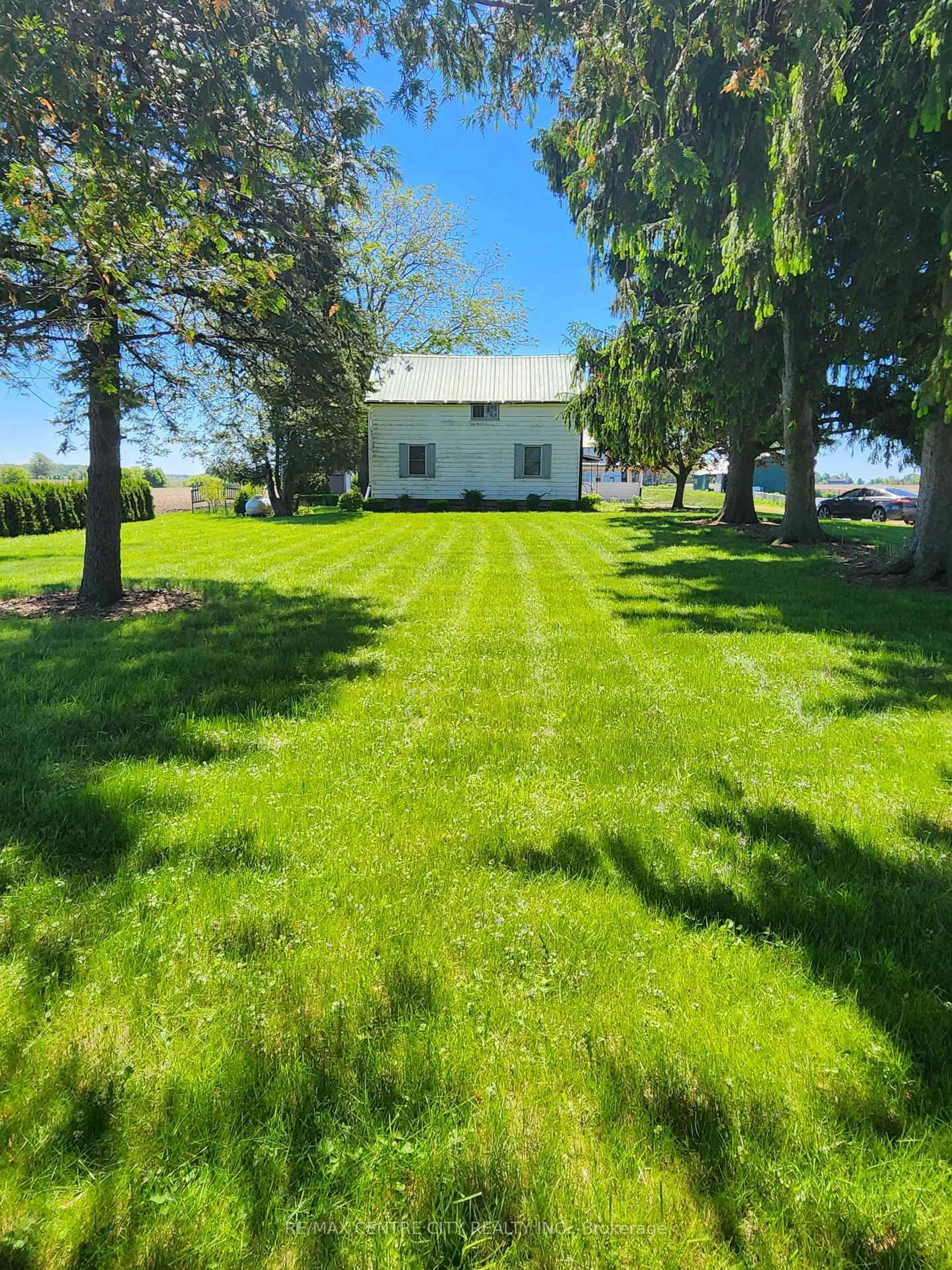 A pic from outside/outdoor area/front of a property/back of a property/a pic from drone, water/lake/river/ocean view for 4587 Parkhouse Dr, Southwest Middlesex Ontario N0L 1M0
