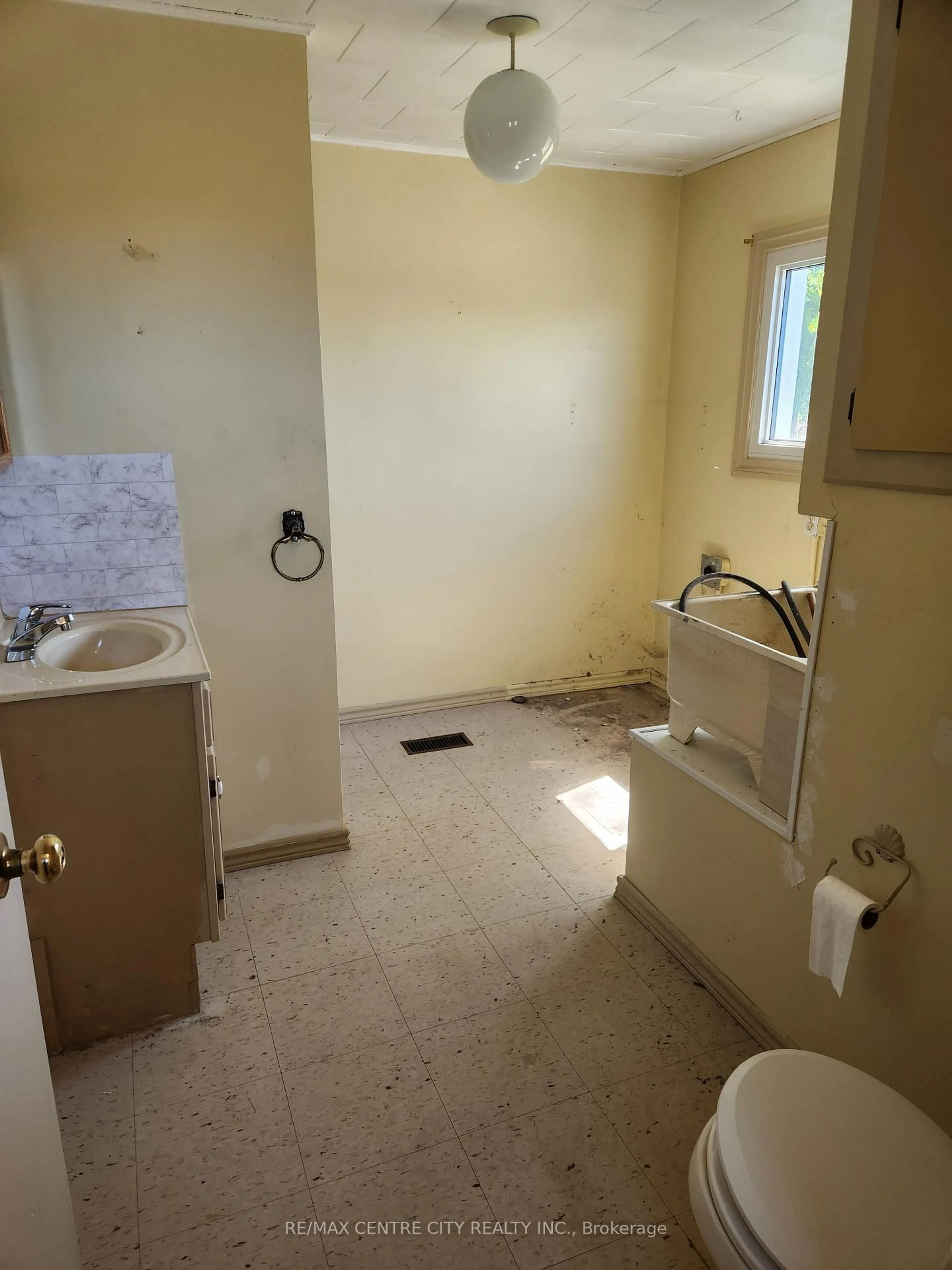 A pic of a room for 4587 Parkhouse Dr, Southwest Middlesex Ontario N0L 1M0