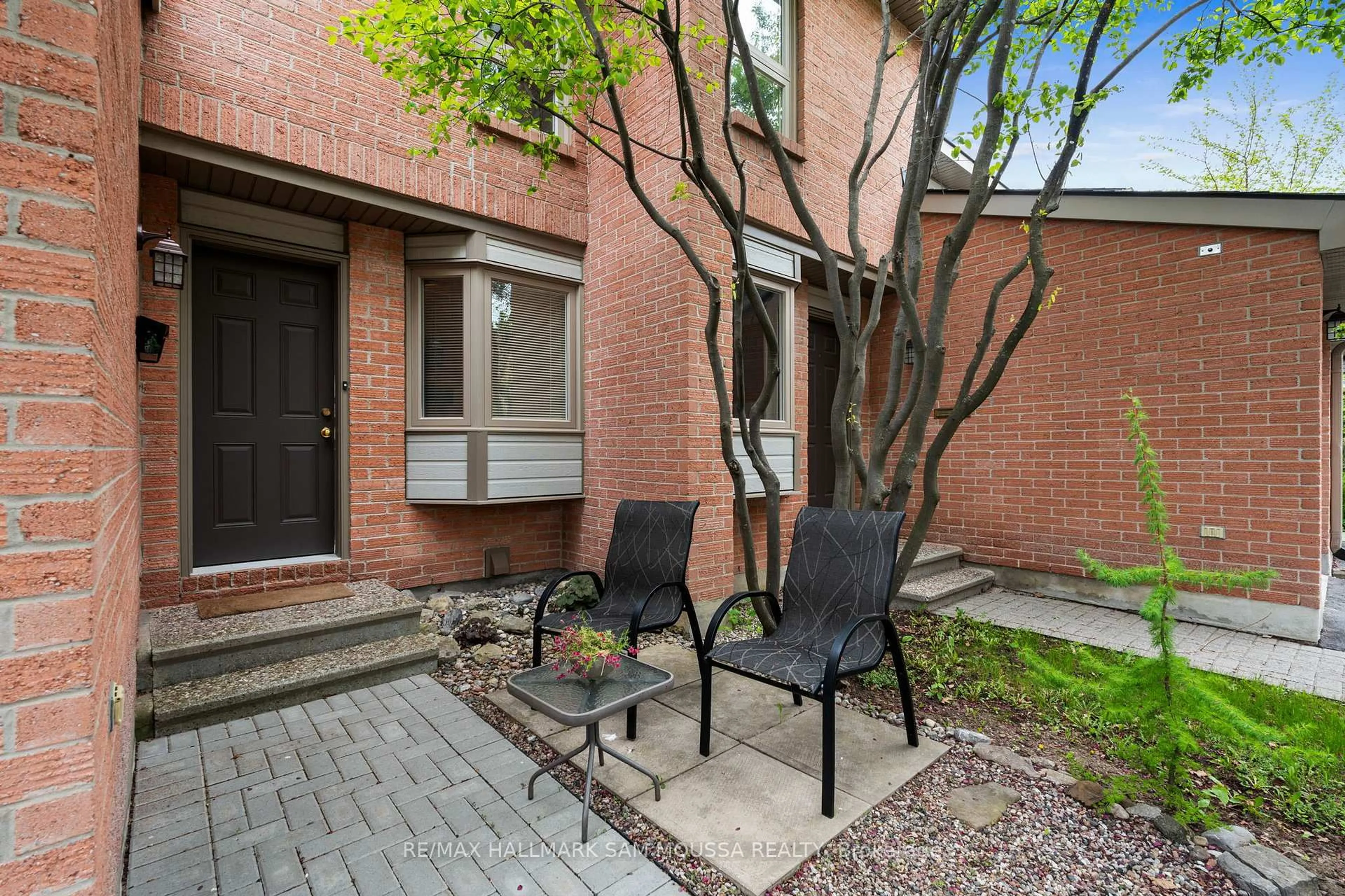 Patio, street for 710 Coronation Ave #34, Ottawa Ontario K1G 4G7