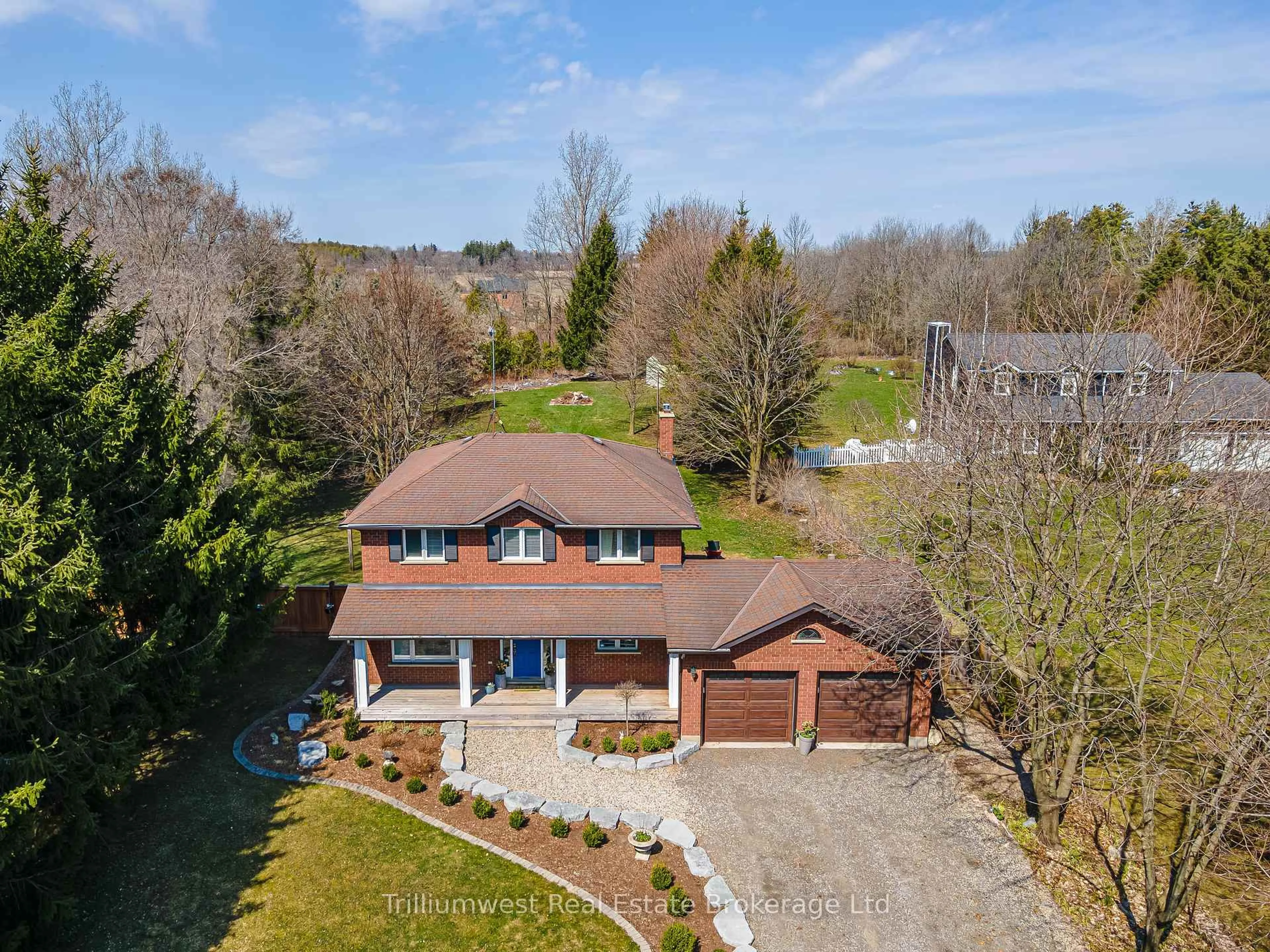 A pic from outside/outdoor area/front of a property/back of a property/a pic from drone, unknown for 4032 Maddaugh Rd, Puslinch Ontario N0B 2J0