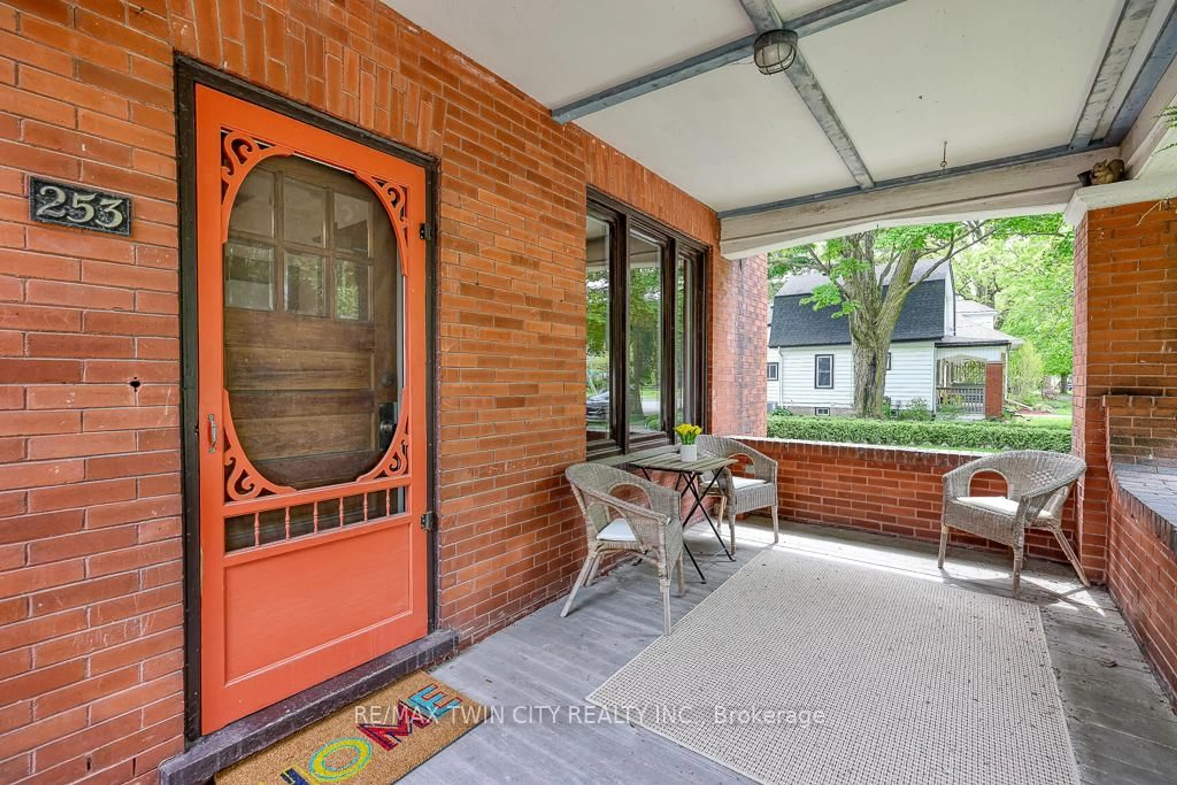 Unknown for 253 Peel St, Wilmot Ontario N3A 1E8
