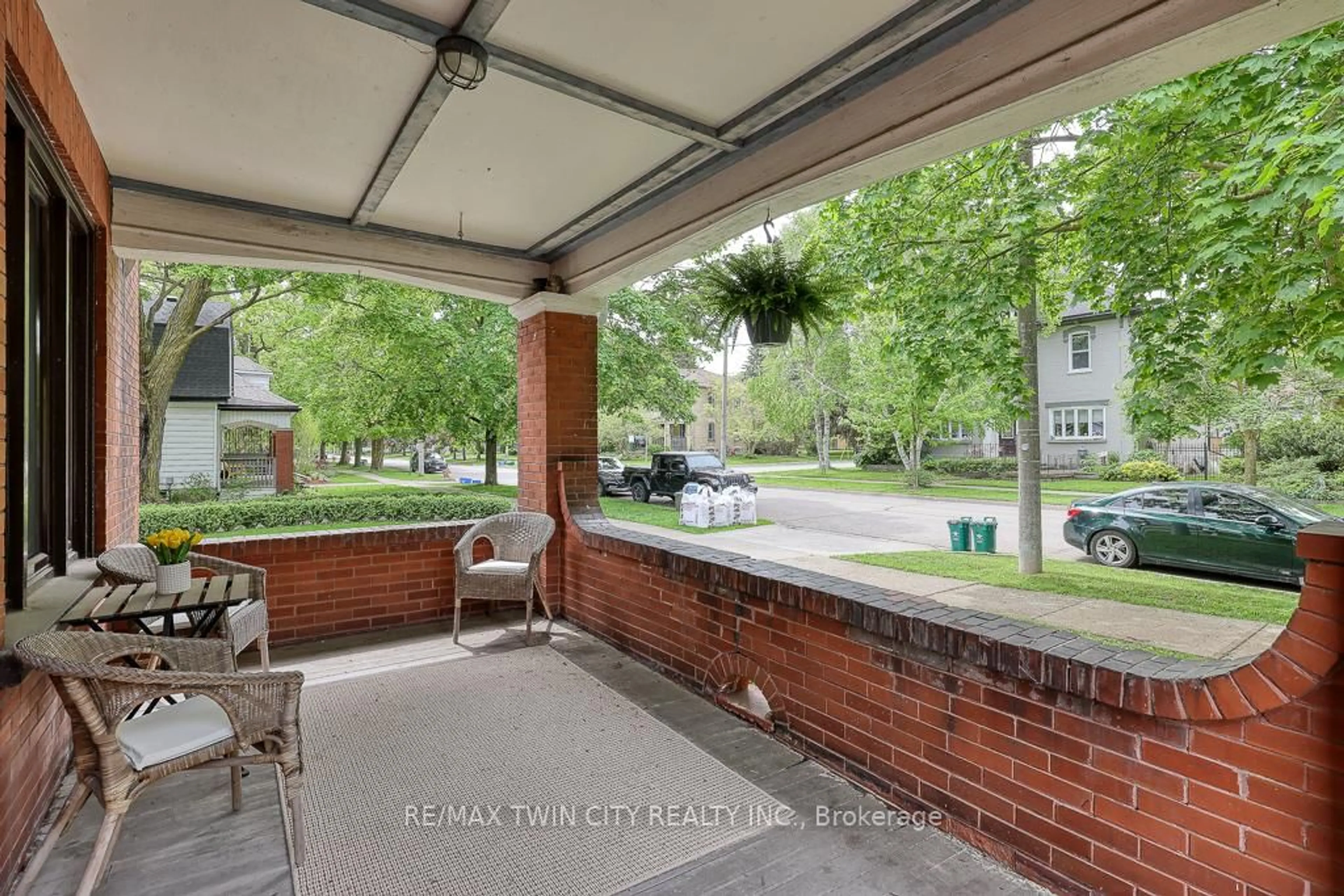 Patio, street for 253 Peel St, Wilmot Ontario N3A 1E8
