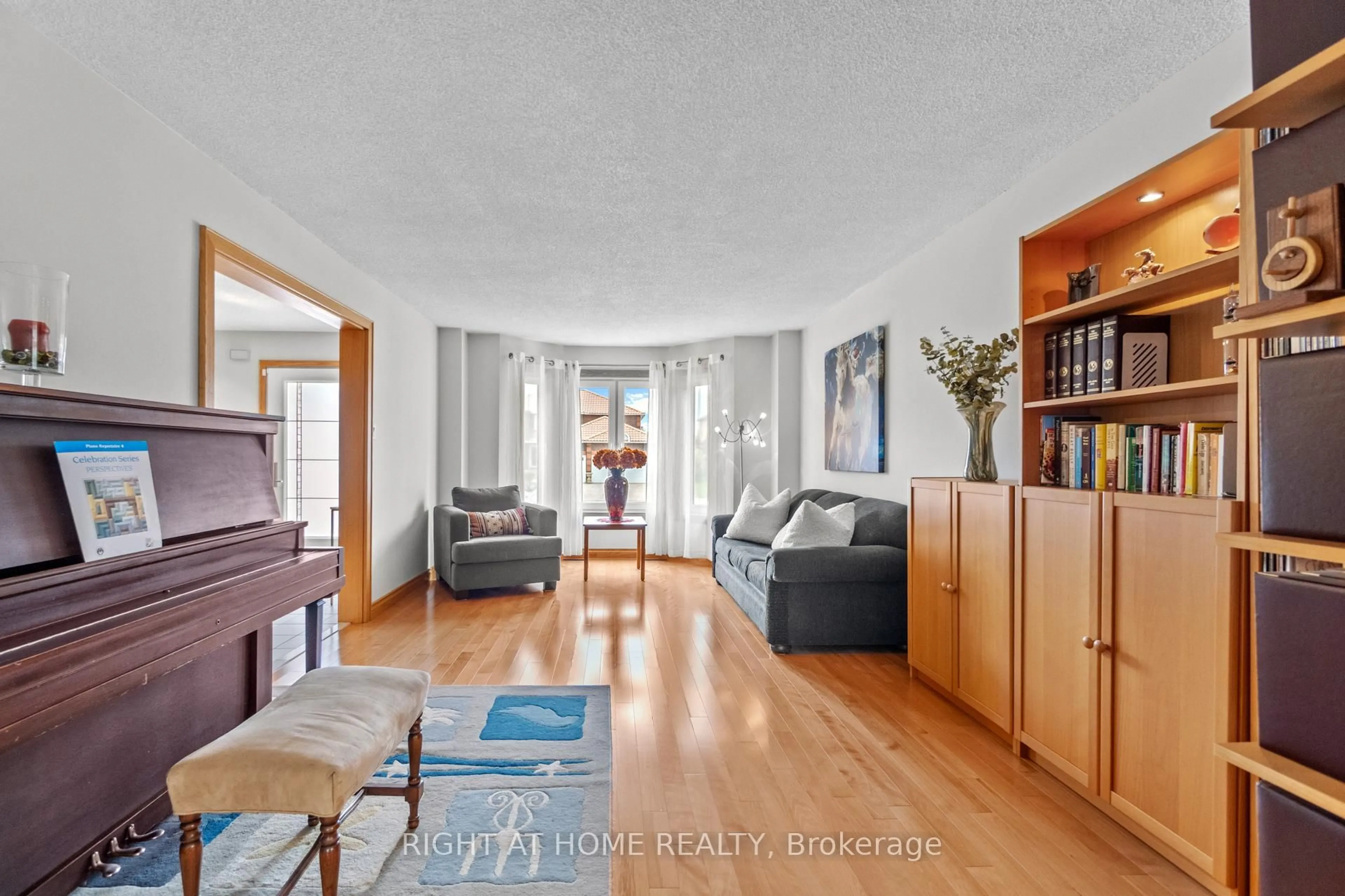 Living room with furniture, unknown for 59 Hilborn Ave, Cambridge Ontario N1T 1M8
