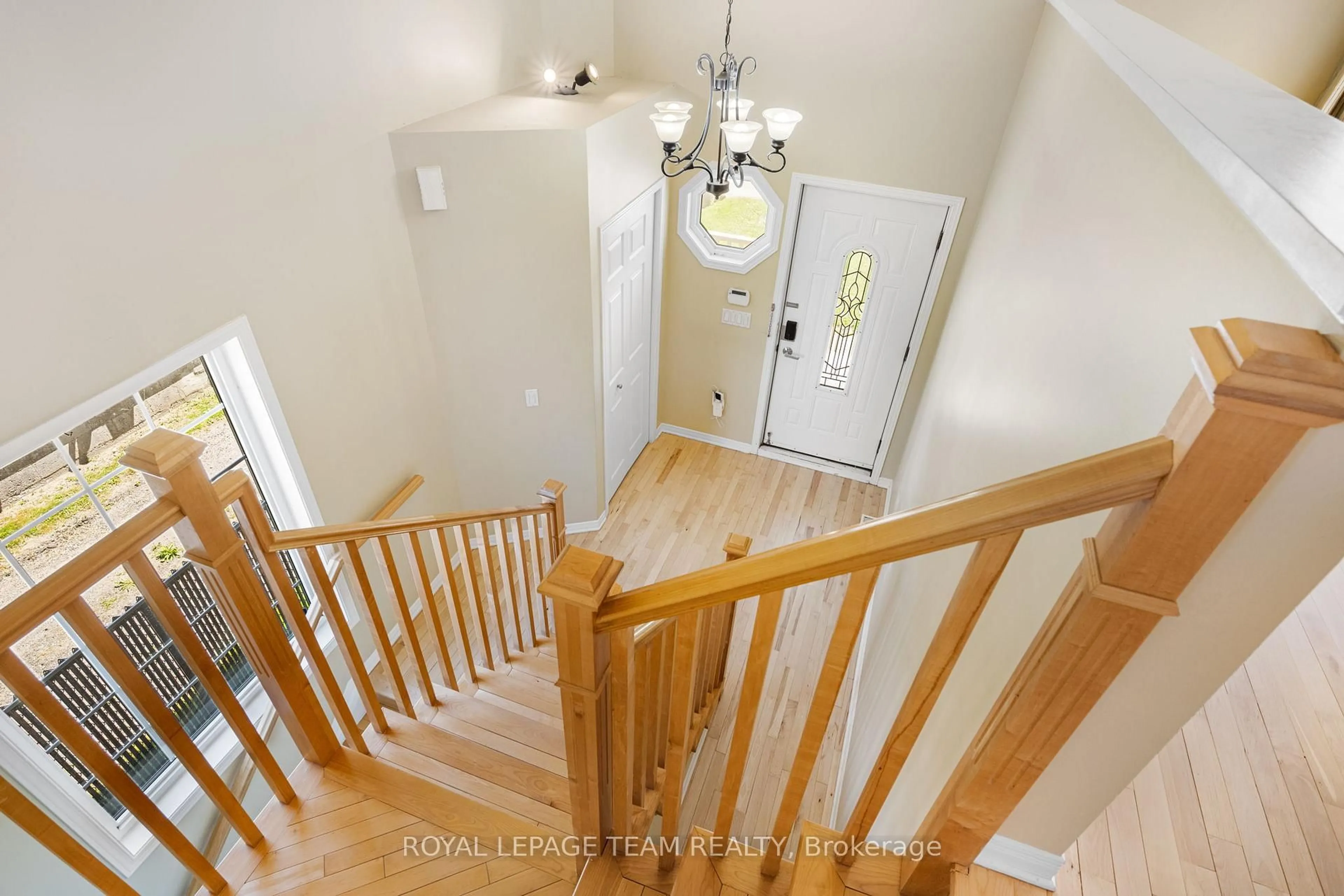 Unknown for 2911 Ahearn Ave, Ottawa Ontario K2B 7A1