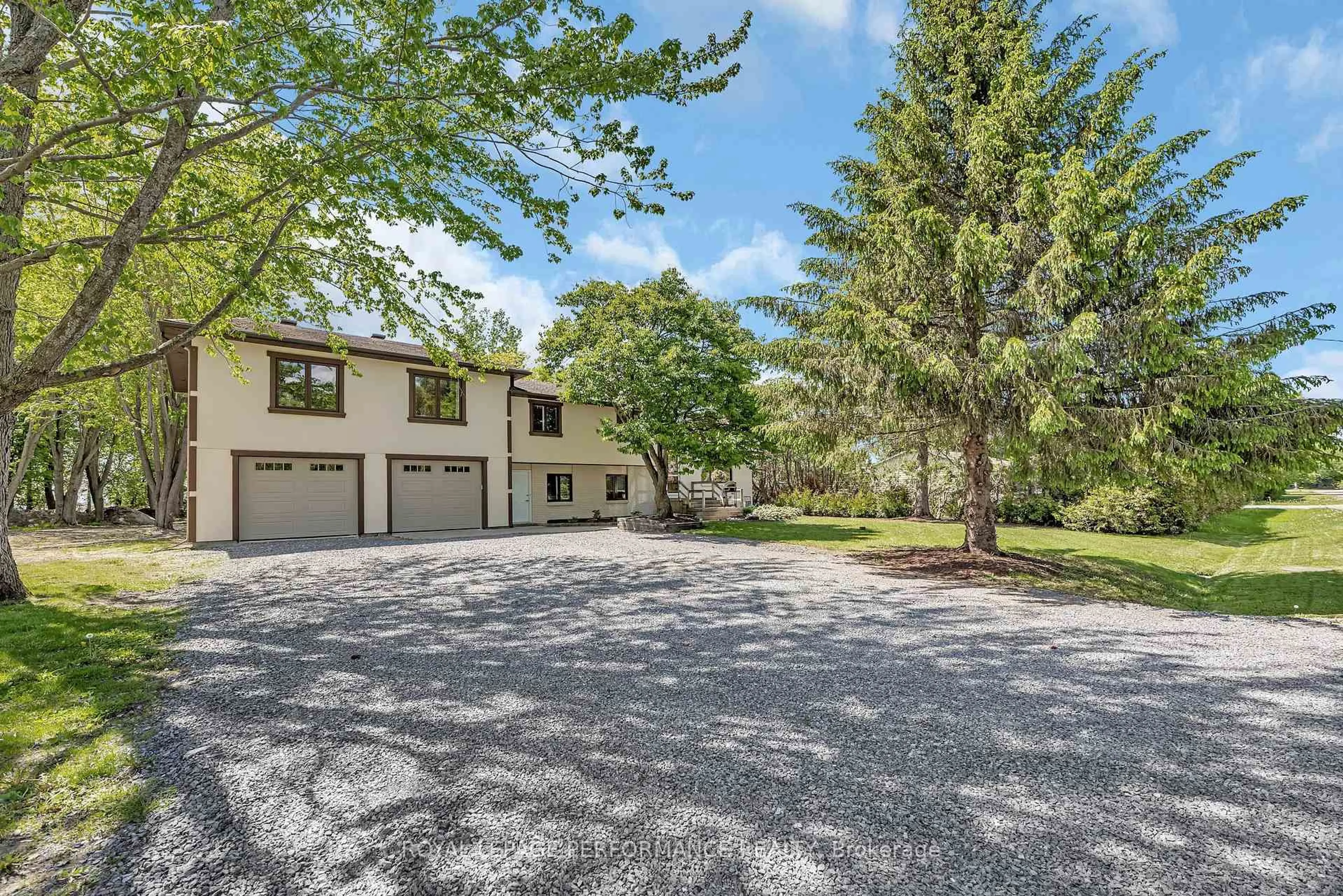 A pic from outside/outdoor area/front of a property/back of a property/a pic from drone, street for 9 Bols St, Russell Ontario K4R 1A7