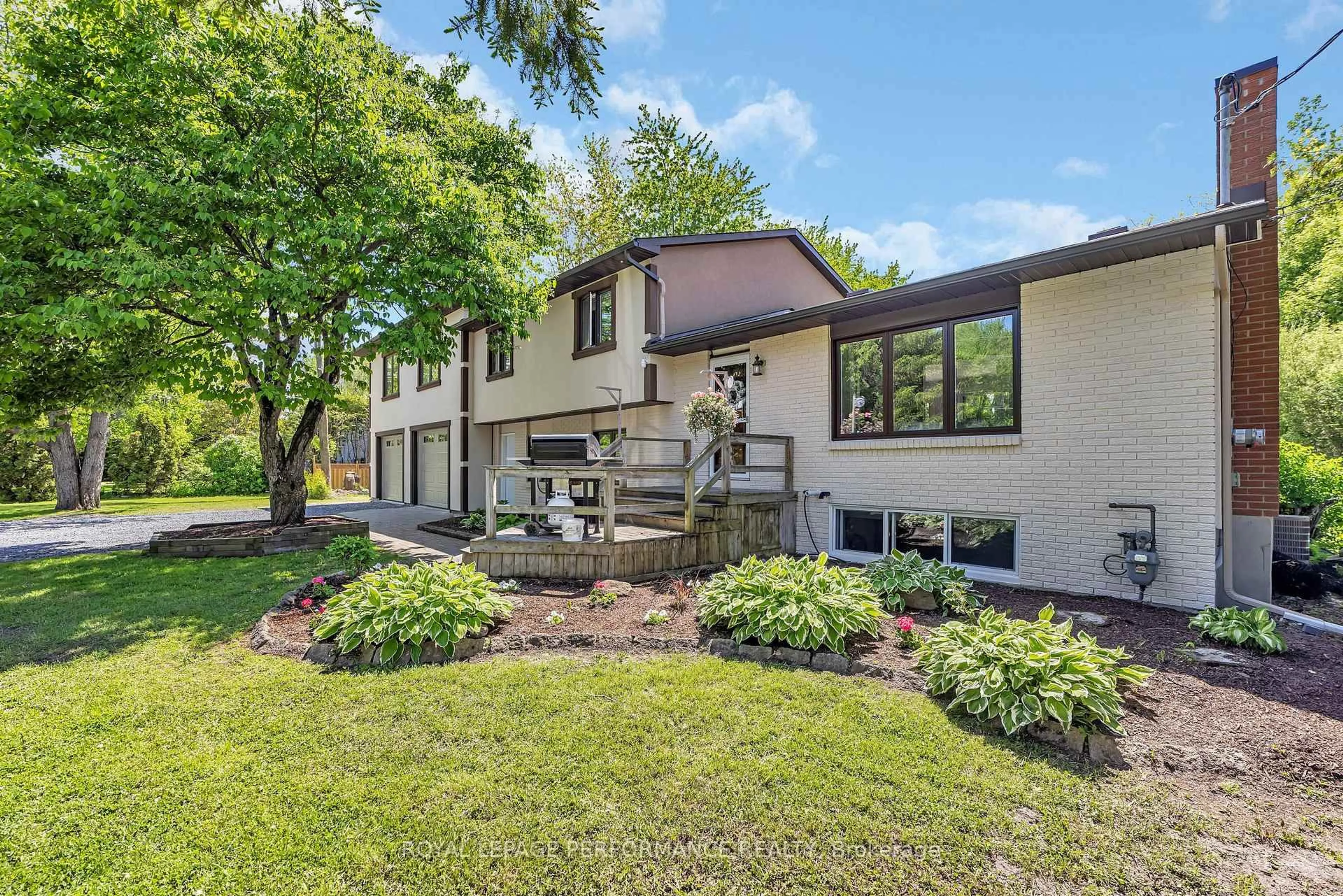 Unknown for 9 Bols St, Russell Ontario K4R 1A7